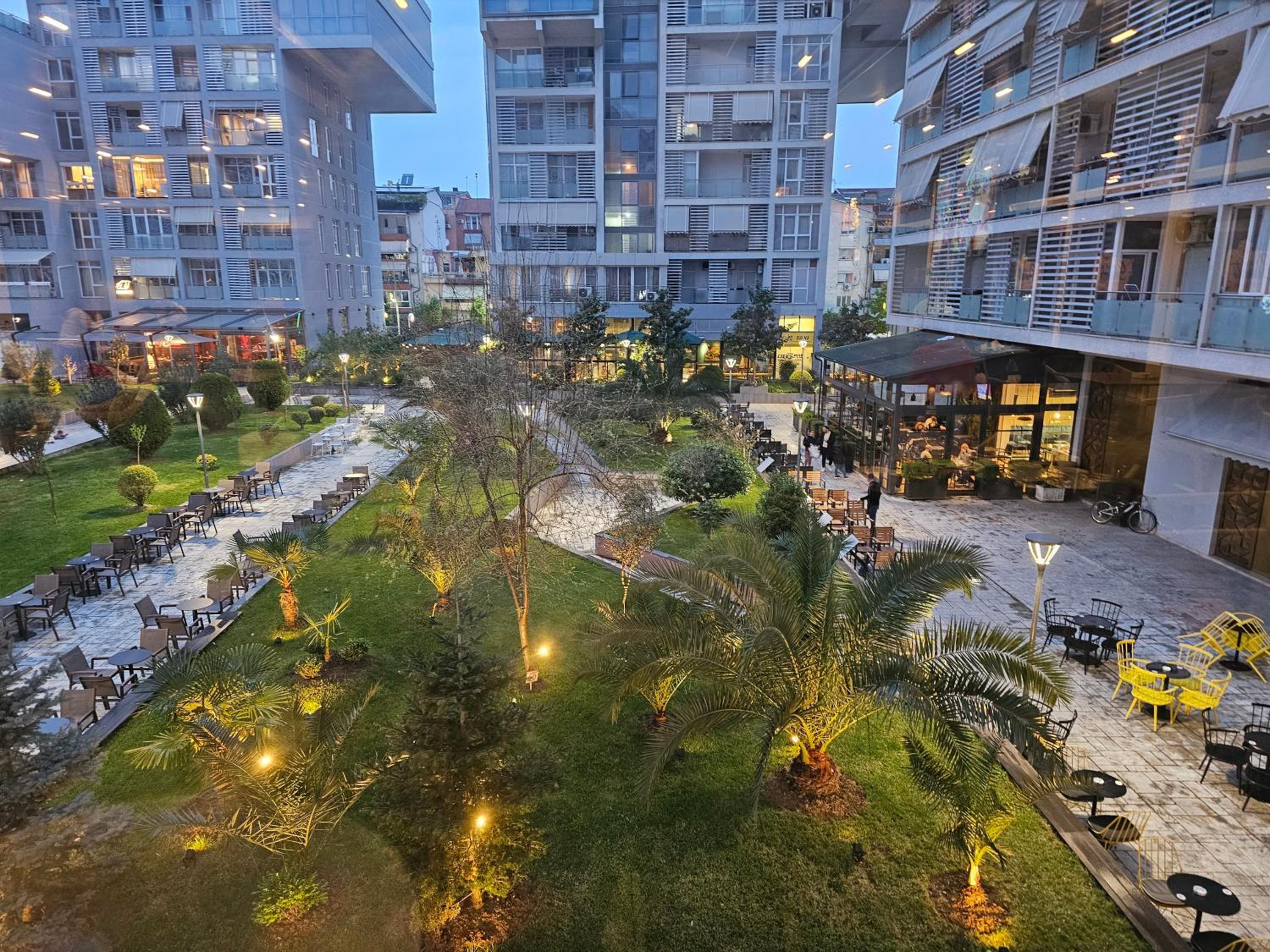 Pleasant apartment with free dedicated parking in Komuna e Parisit