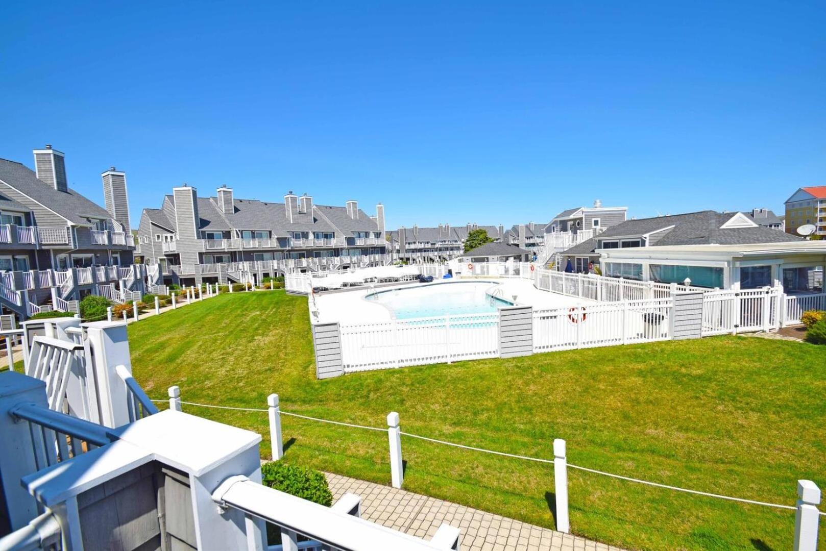 Harbour Island 45G townhouse view 5