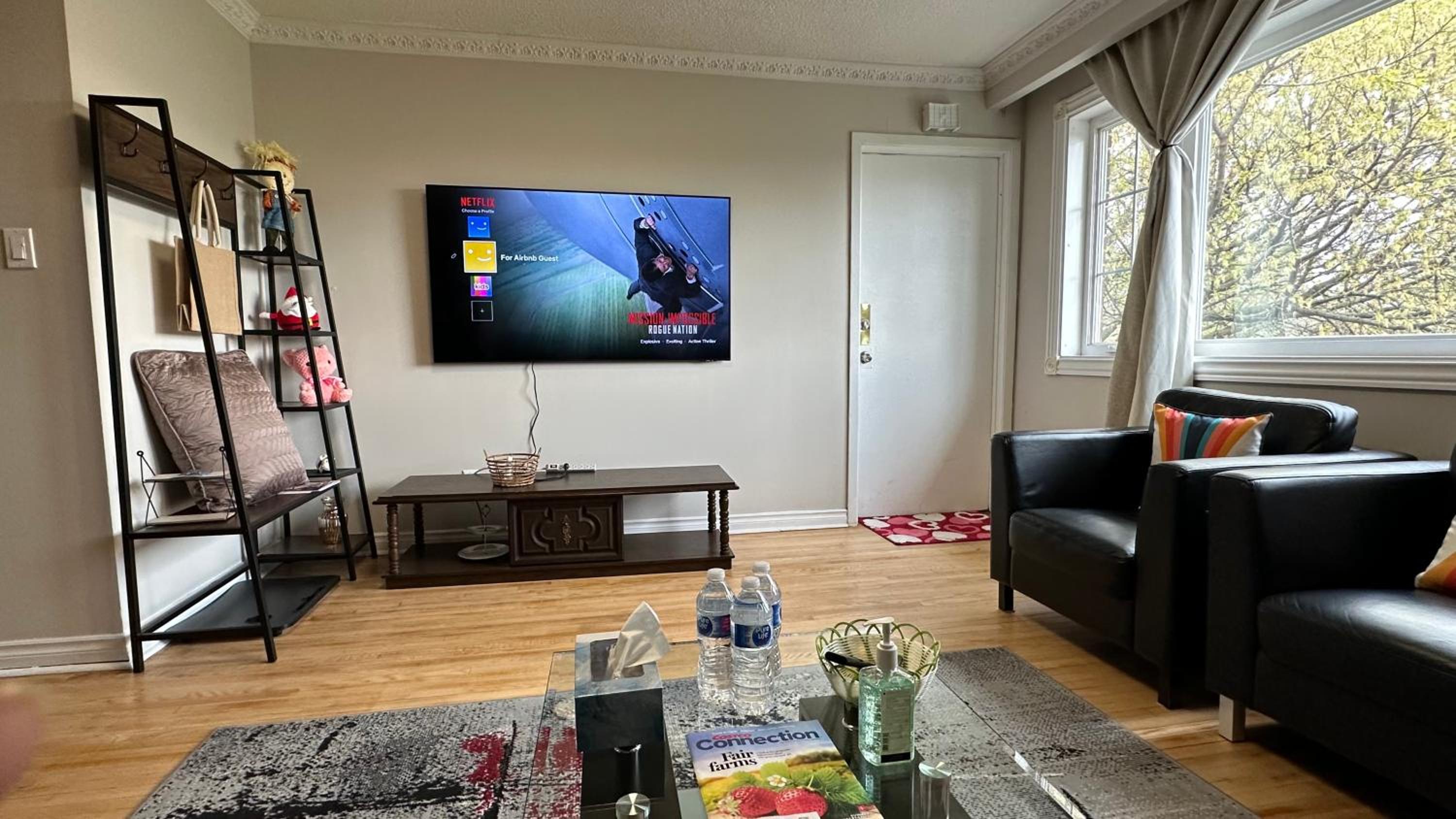 Full Privacy House with Free Parkrings