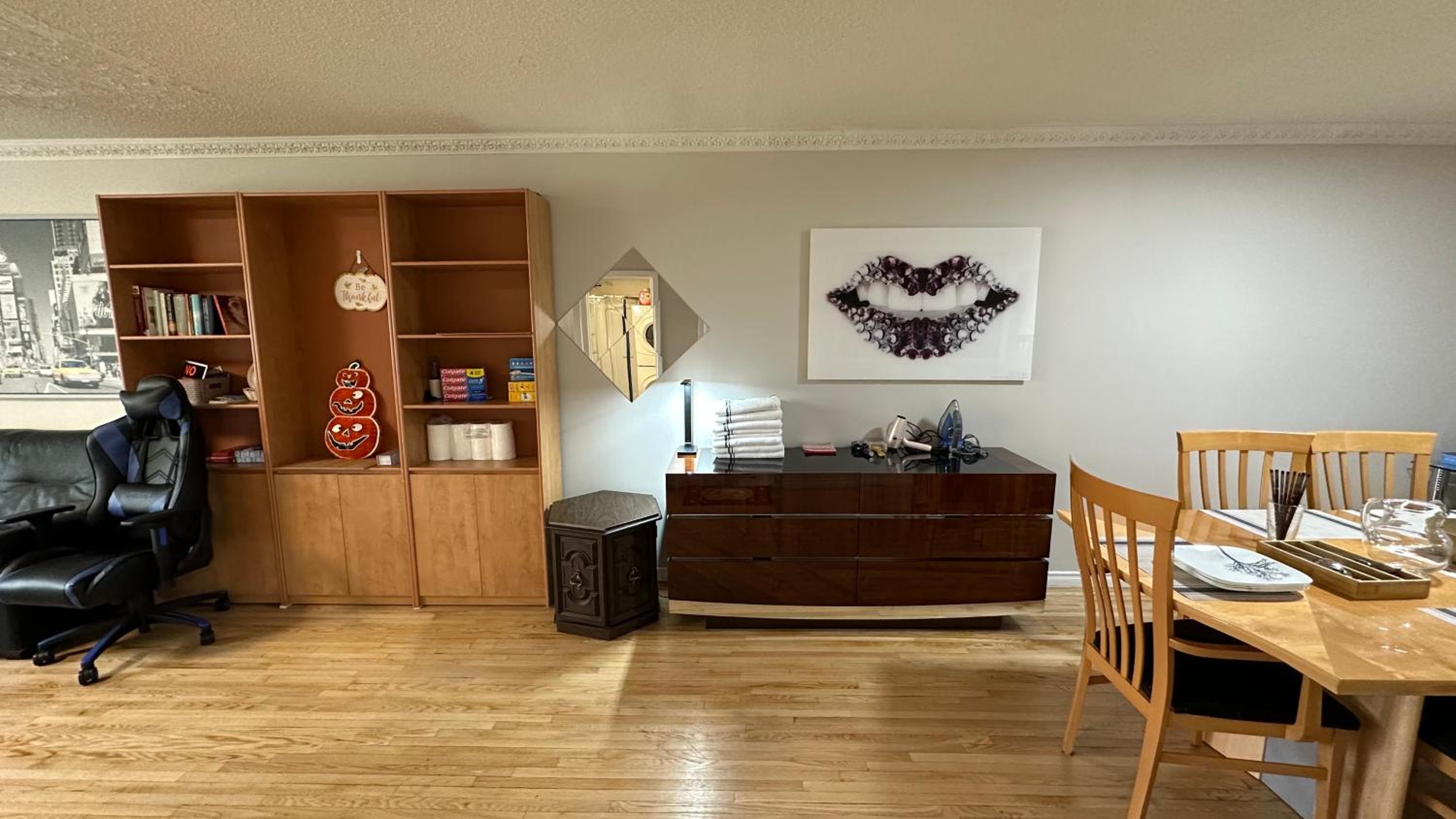 Full Privacy House with Free Parkrings