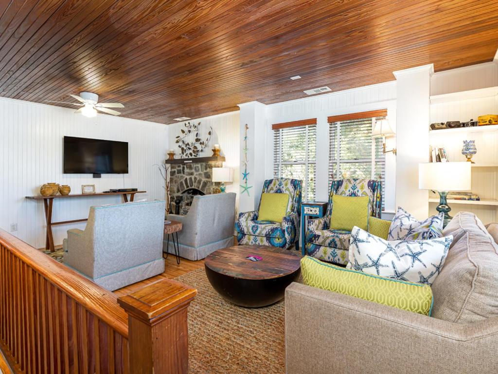 Guiding Light Cottage view 4