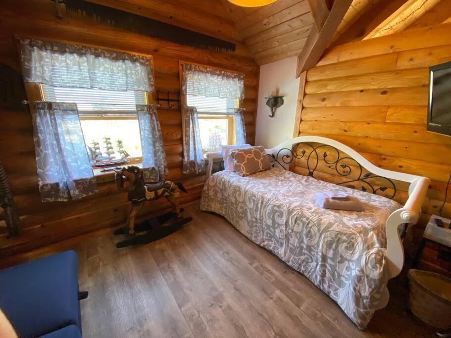 The Happy Bear Lodge