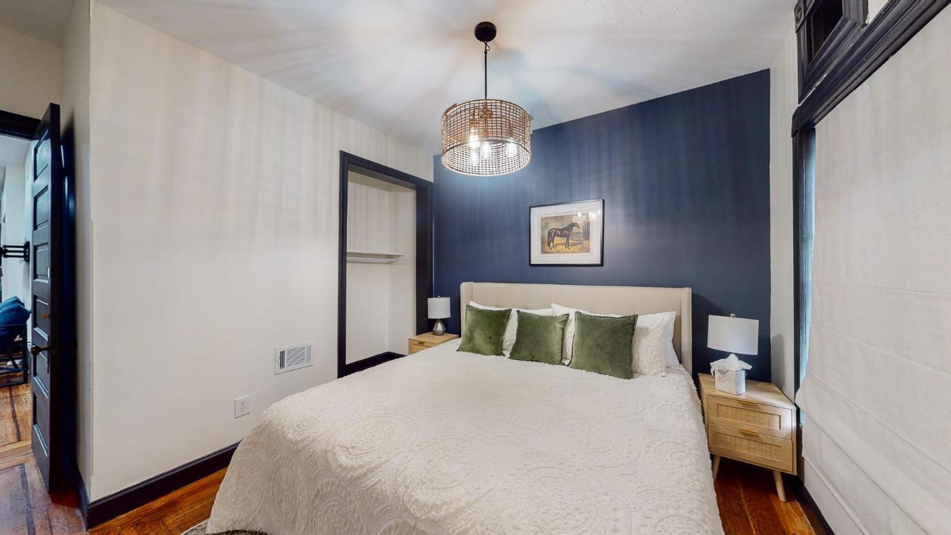 Stylish 2nd Floor Apartment with Pool Table Office Space near Churchill Downs