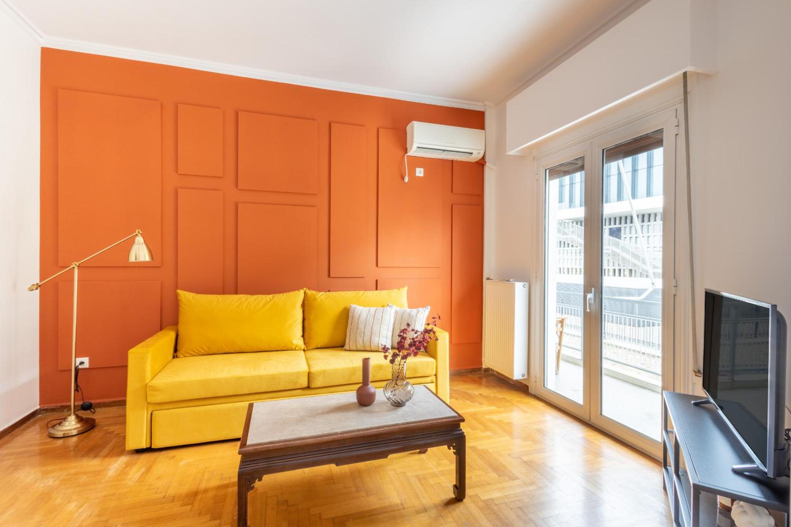 Spacious High-Ceiling 2-Bedroom by Acropolis Museum