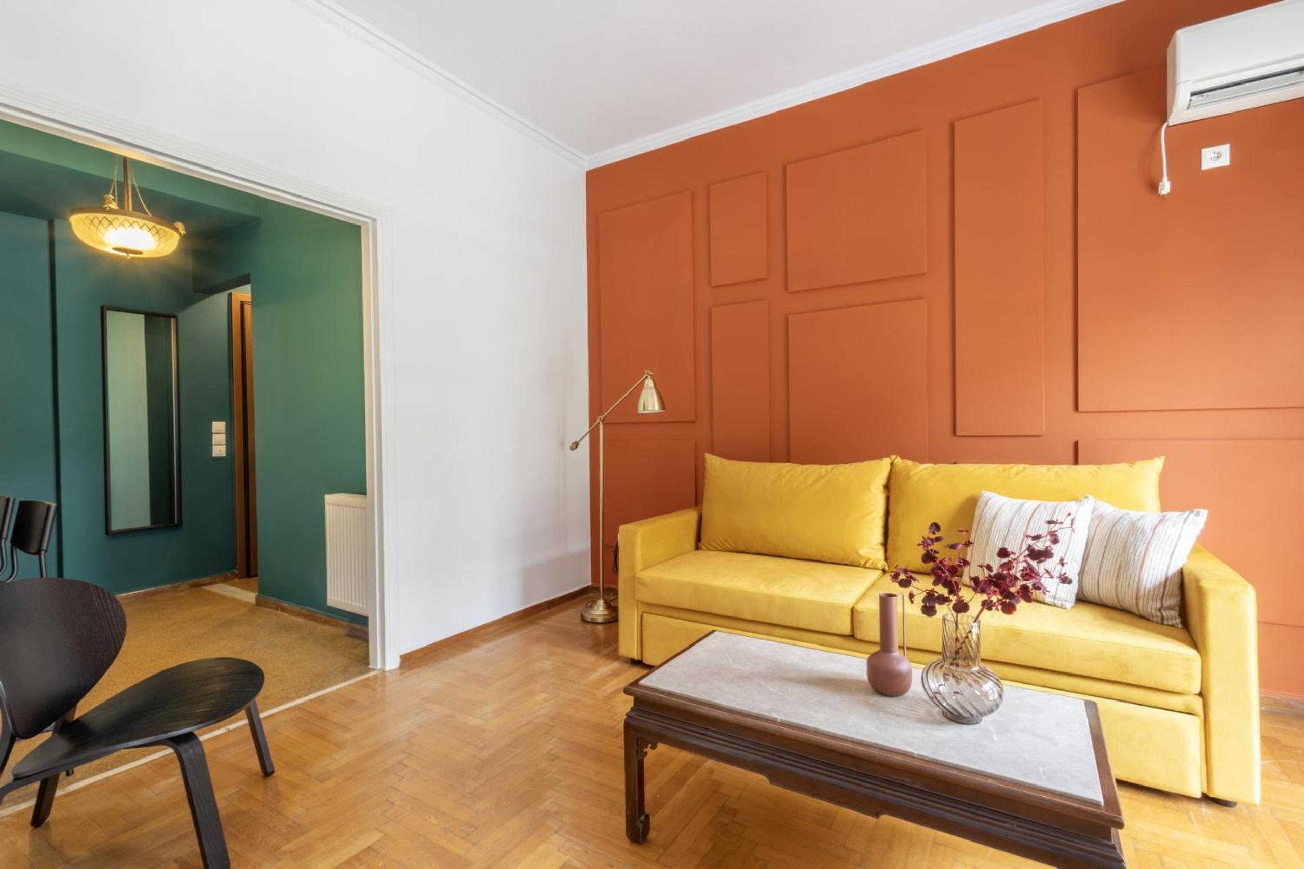 Spacious High-Ceiling 2-Bedroom by Acropolis Museum