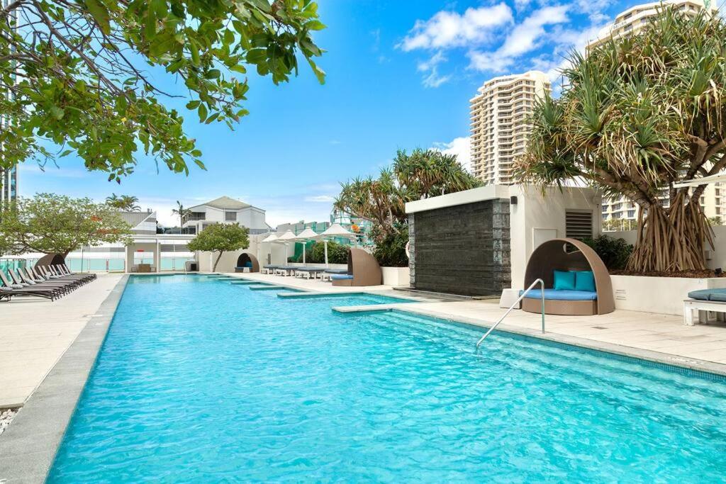 Paradise living at Hilton with stunning ocean view