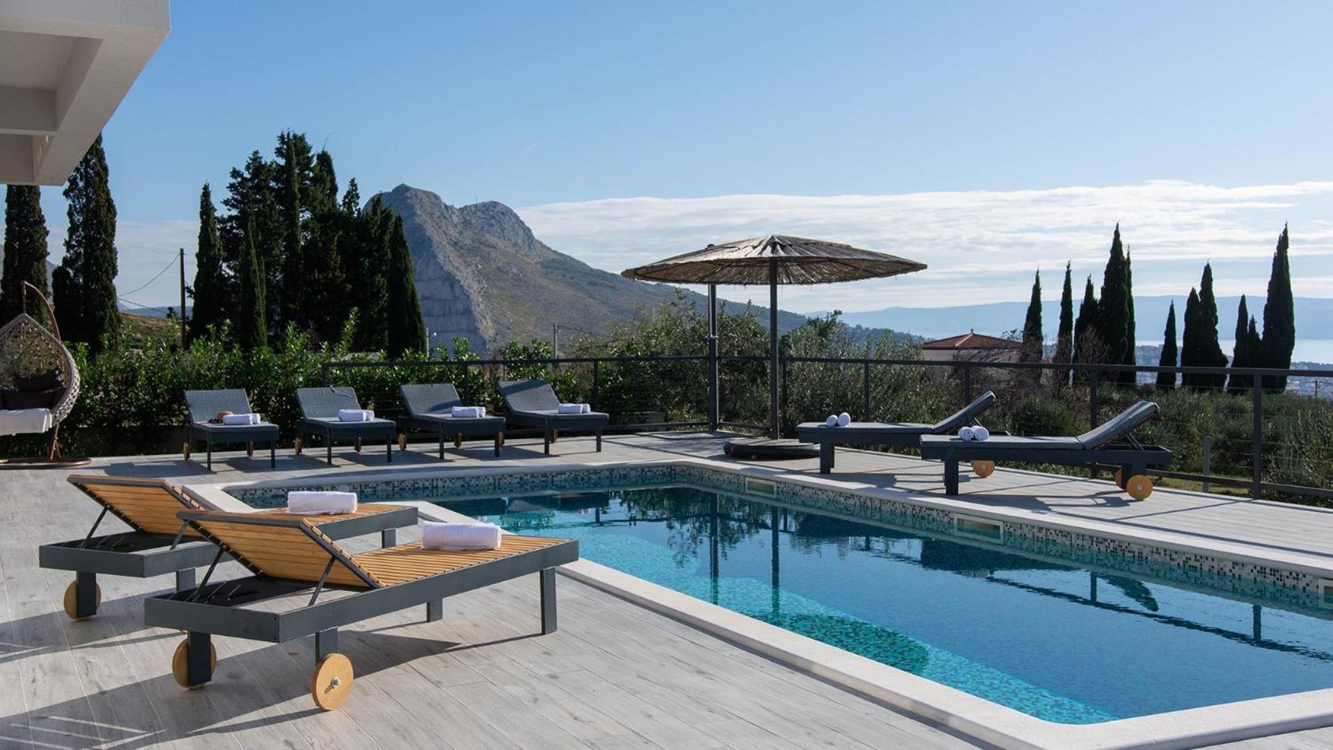 A wonderfull poolside villa in Solin view 5