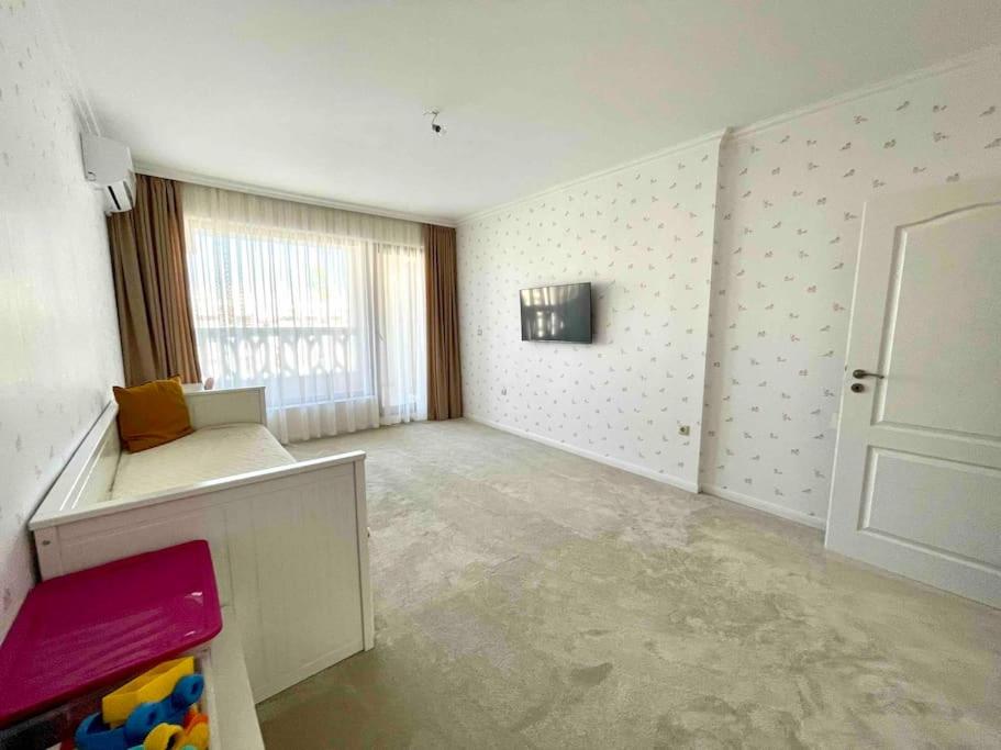Black Sea Apartment