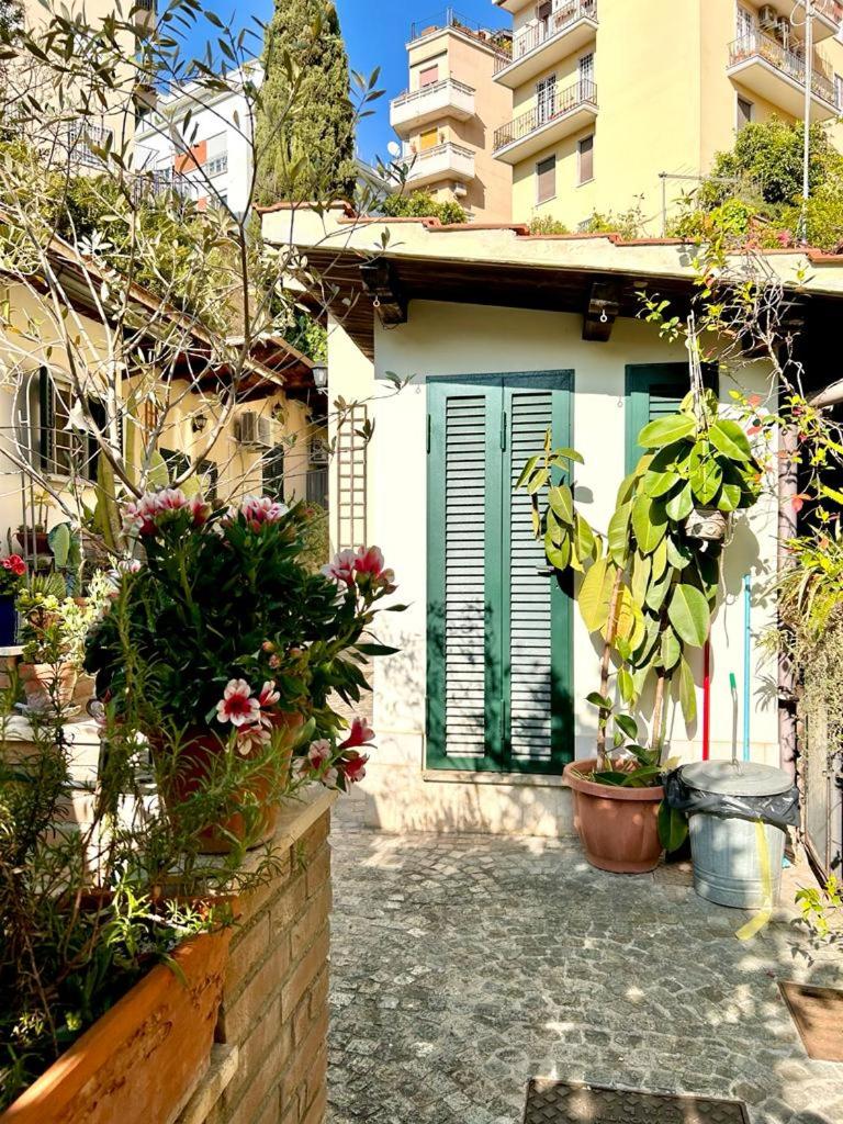 Romantic Borgo with Garden in Rome Center !