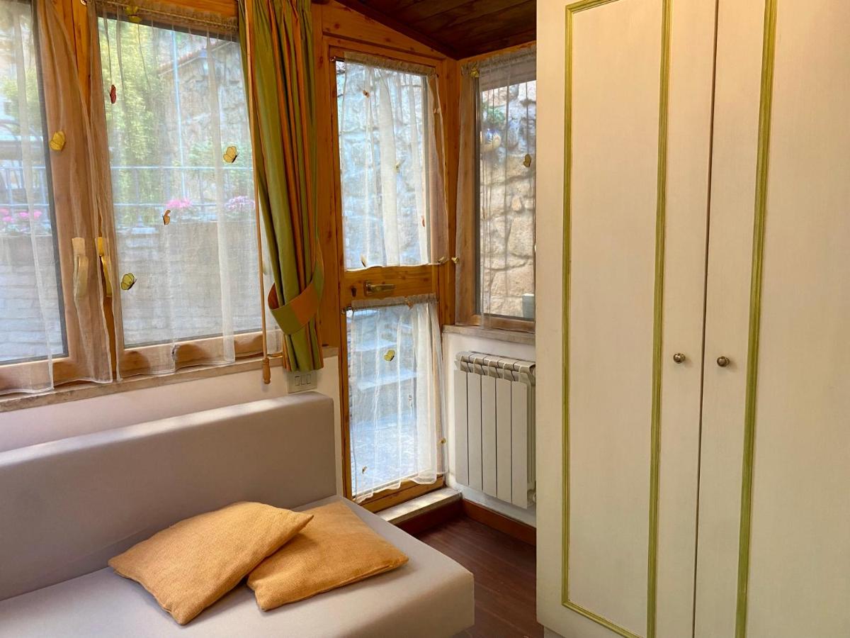 Romantic Borgo with Garden in Rome Center !