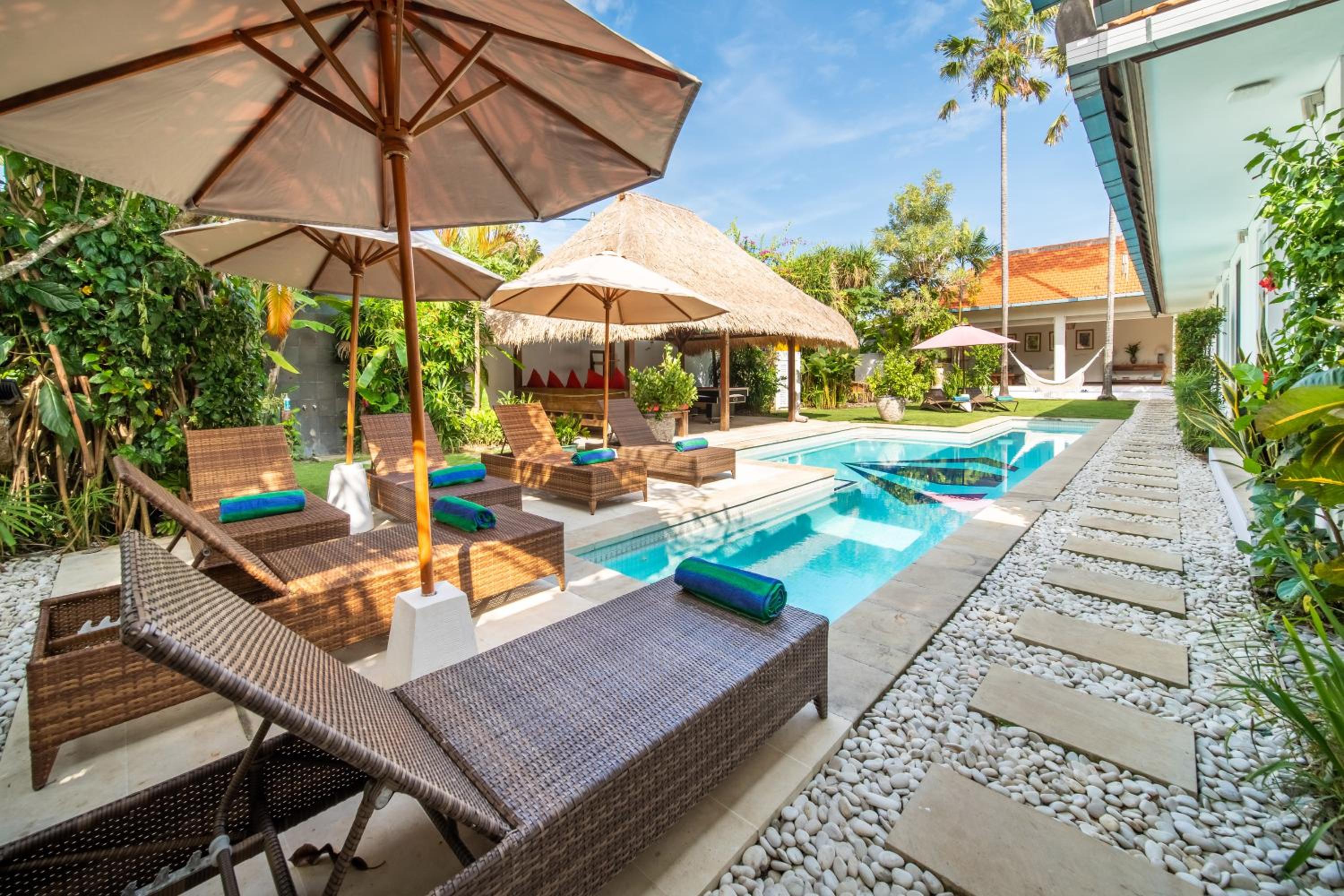 Elsies Villa - With Cook, Butler, Private Gym and Pool Table view 3