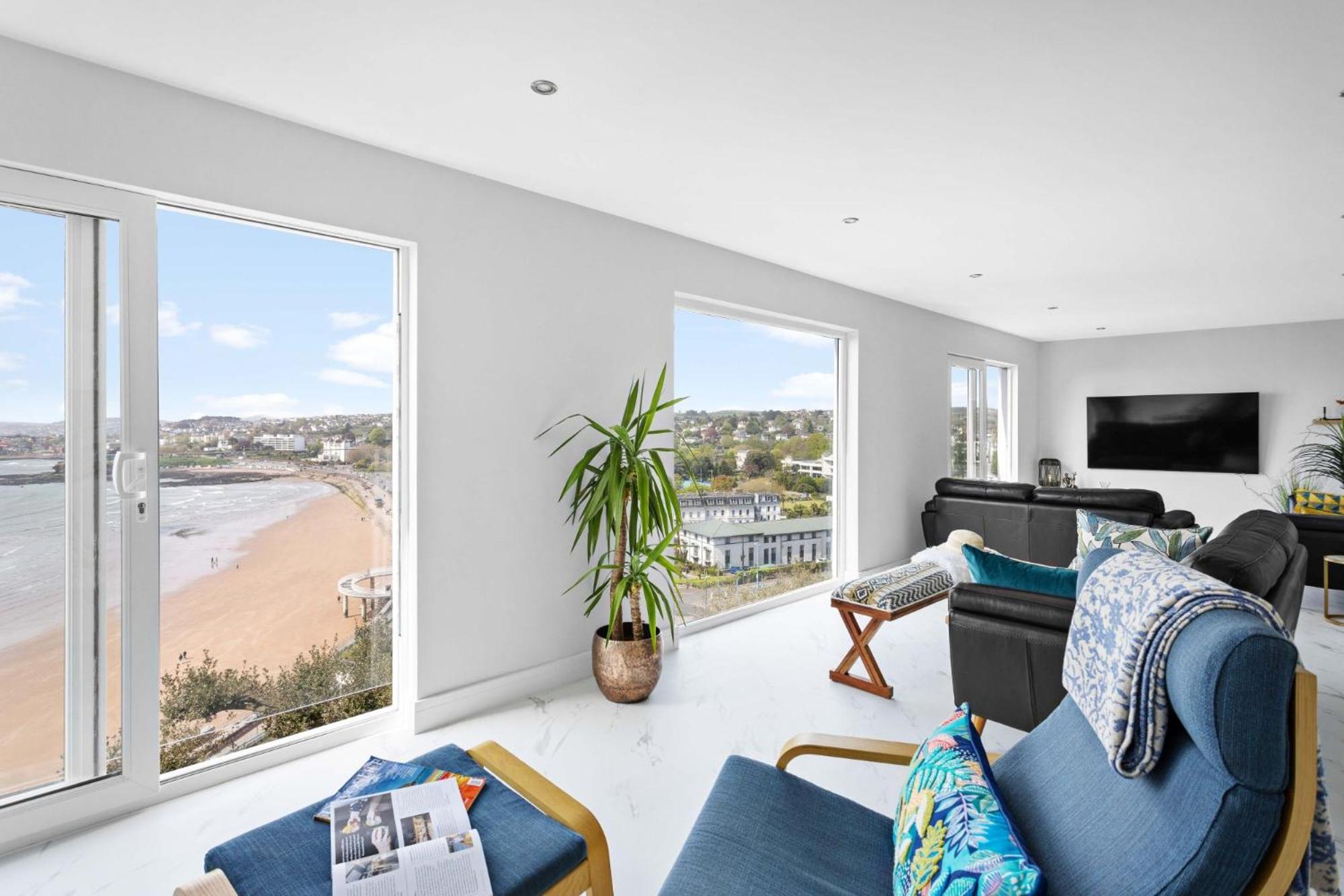 De'nada, Vernon Court view 2