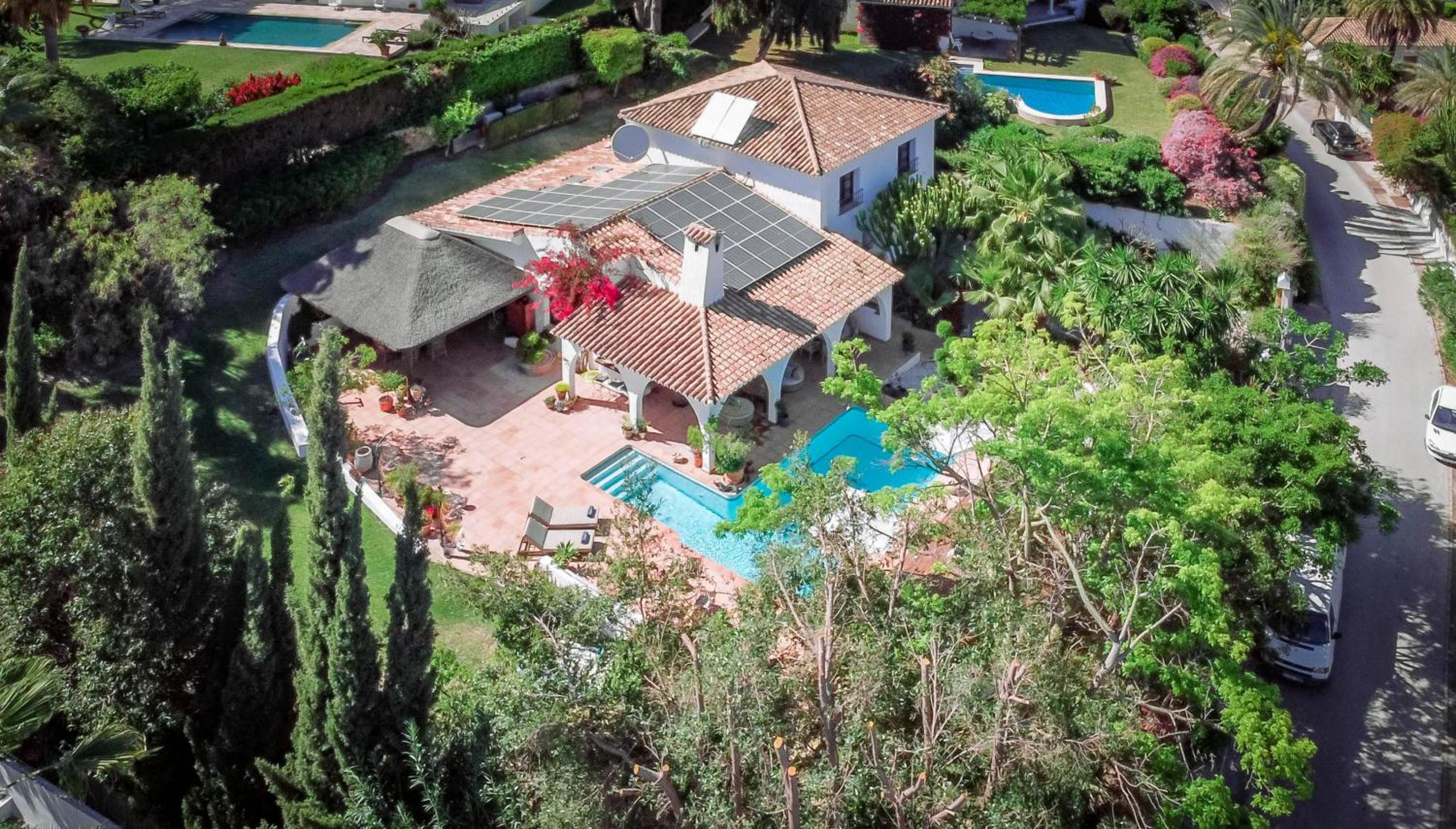 Marbella Vacations - VLB - Stunning villa Las Brisas, private pool - Property Image 46
