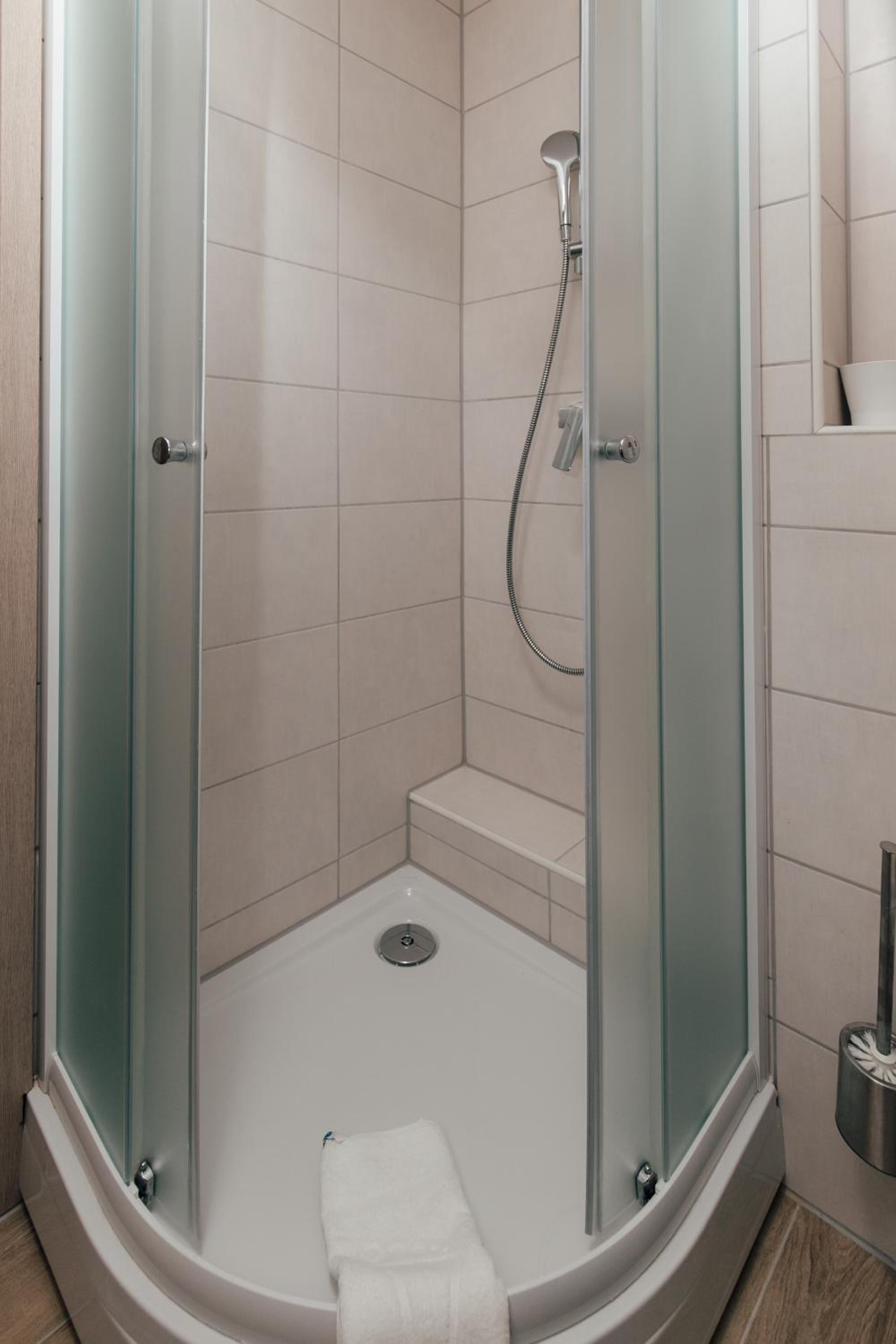 Restoran i sobe Savić en Krnjak — bathroom