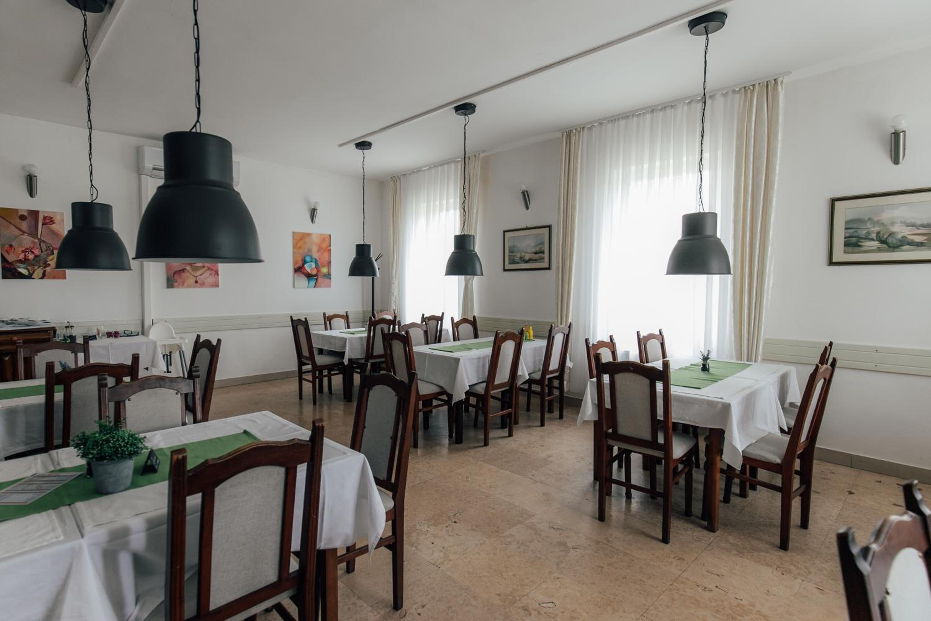 Restoran i sobe Savić