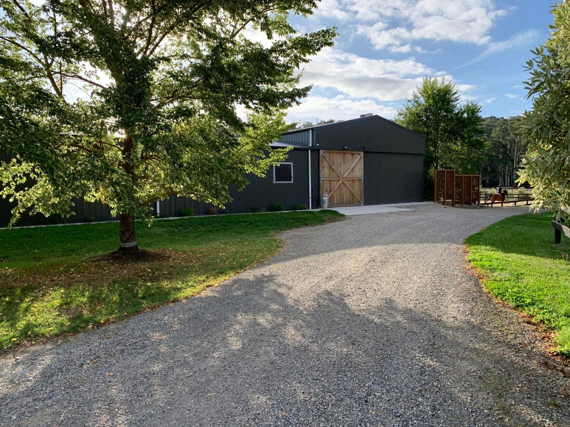 Hotel Yarra Valley Stables Retreat - Image 1