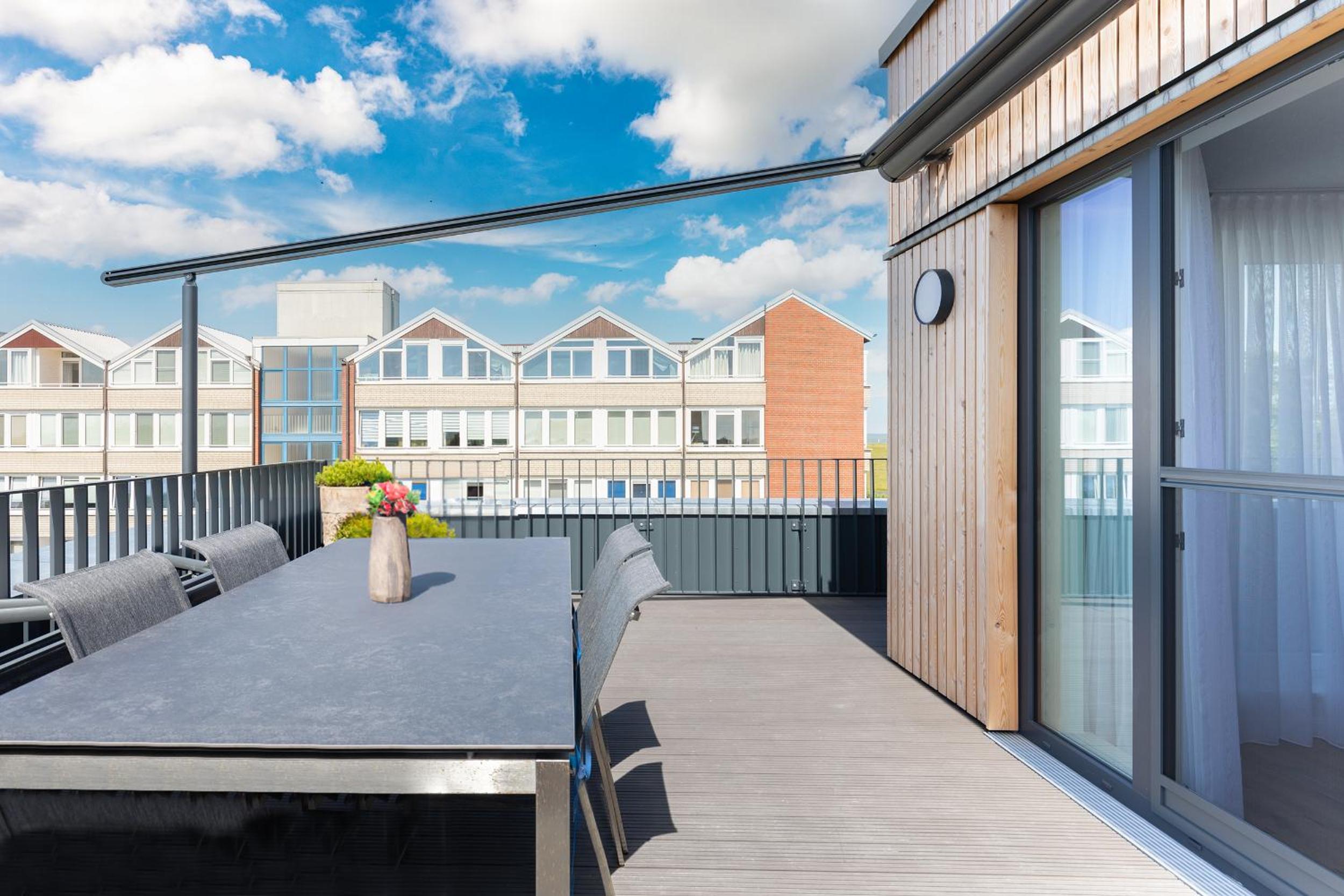 Penthouse SeeZeichen mit Seeblick