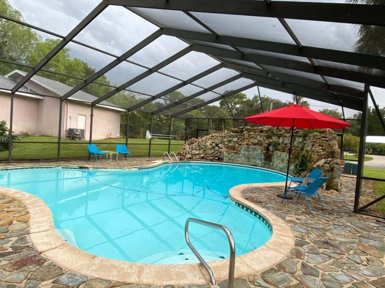 Spacious 4 bedroom with 2 baths with Pool and boat dock view 3