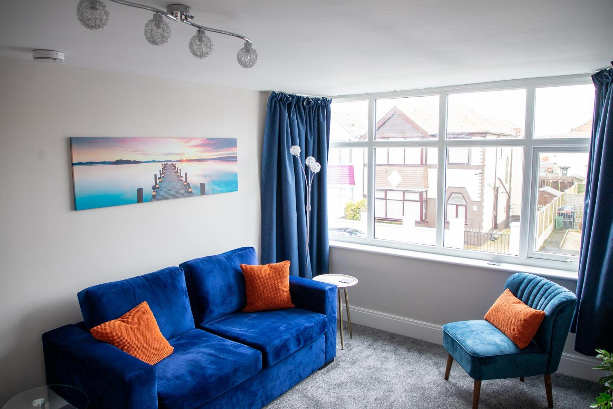 Wave Stays - First Floor Apartment - Heart of Cleveleys view 5