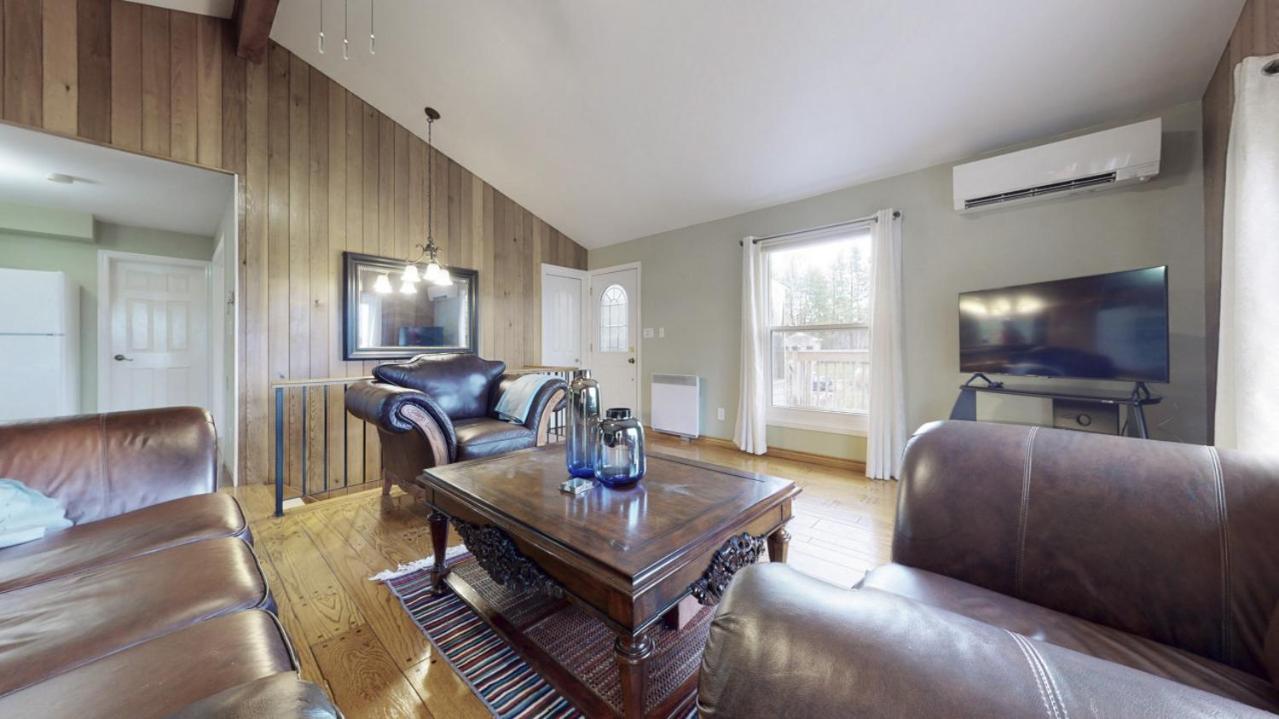 Waterfront Cottage with Heating Kitchen LakeView Deck Fishing