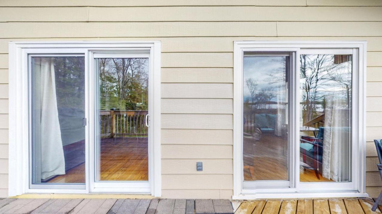 Waterfront Cottage with Heating Kitchen LakeView Deck Fishing