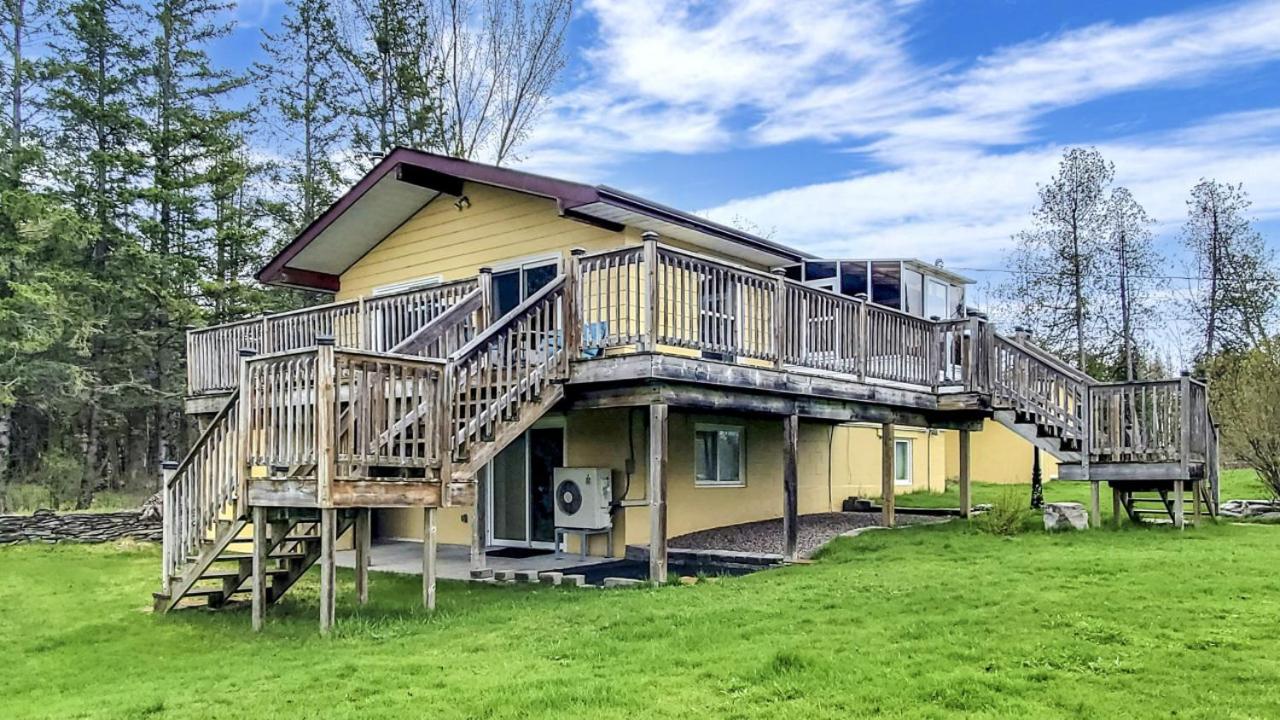 Waterfront Cottage with Heating Kitchen LakeView Deck Fishing