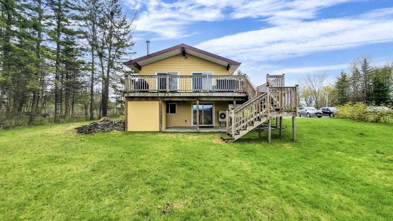 Waterfront Cottage with Heating Kitchen LakeView Deck Fishing