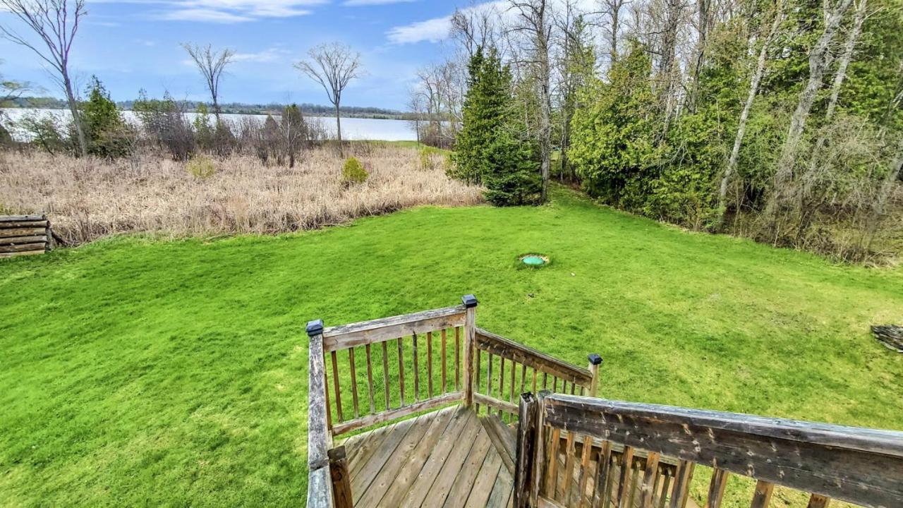 Waterfront Cottage with Heating Kitchen LakeView Deck Fishing