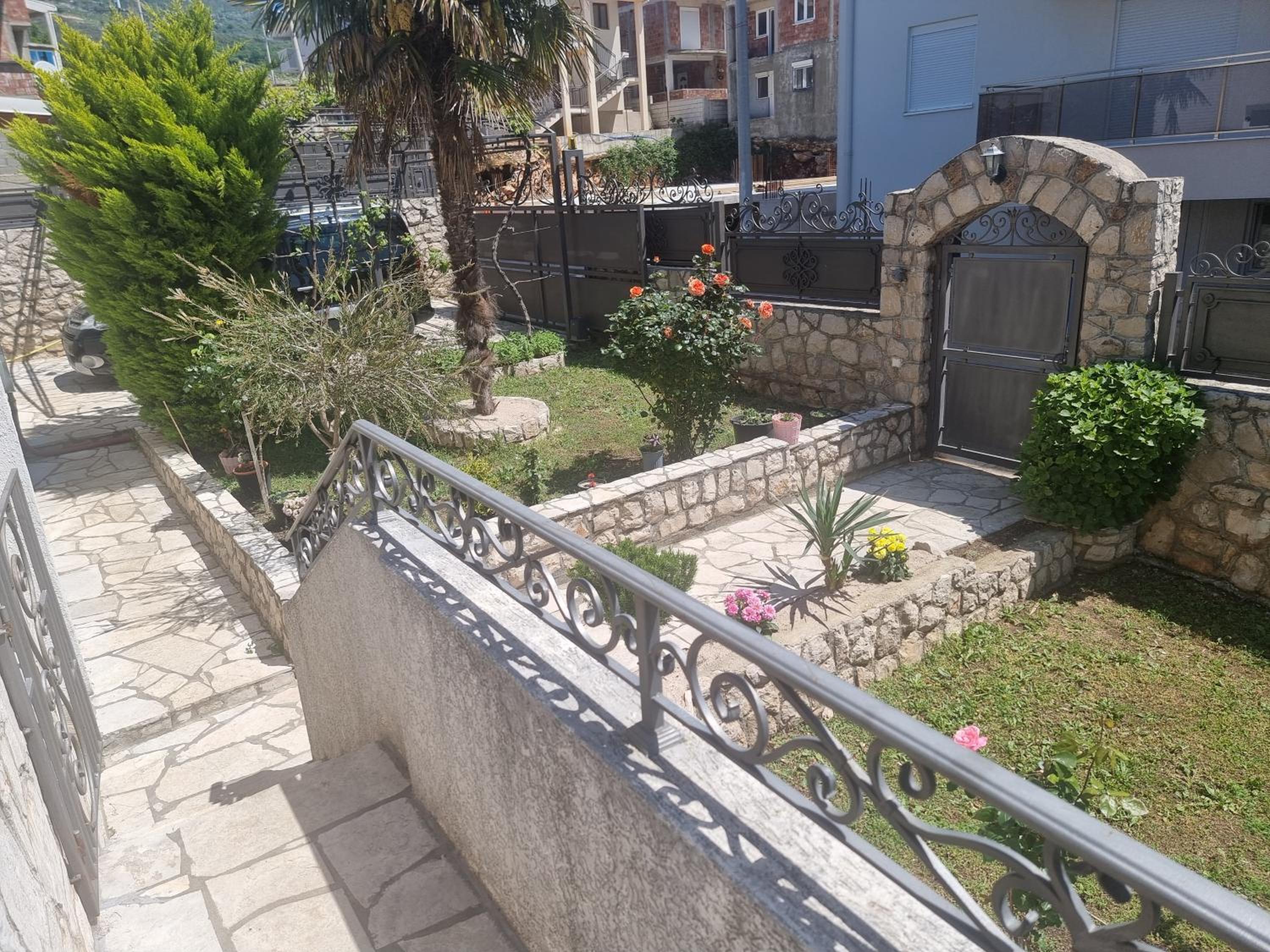 Apartmani MINA