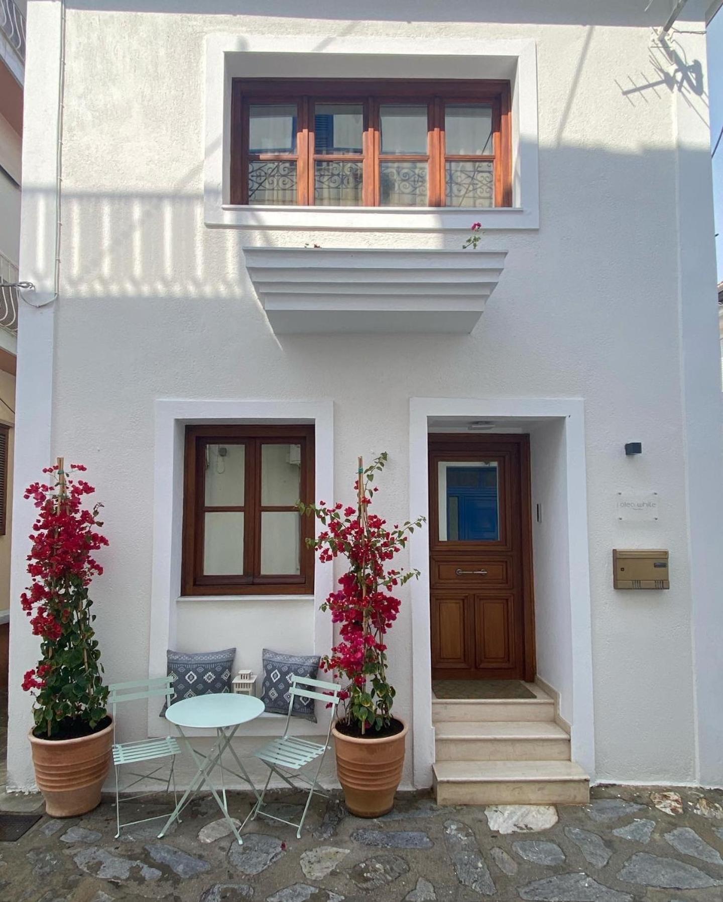 Olea White