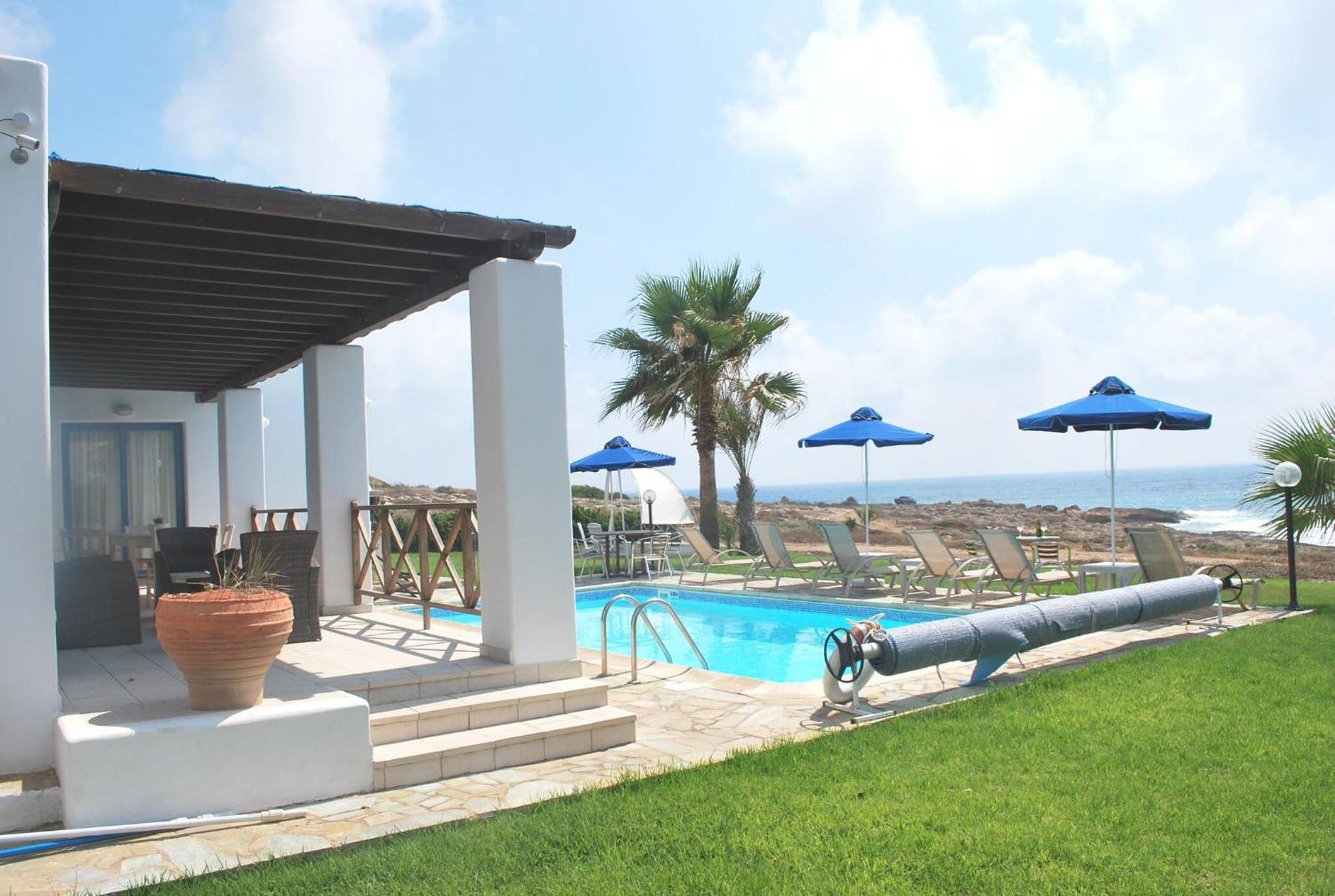 Sea Front Villa With Private HEATED Pool, Quiet area Paphos 322