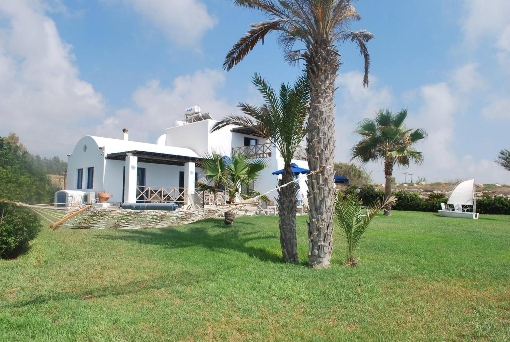 Sea Front Villa With Private HEATED Pool, Quiet area Paphos 322