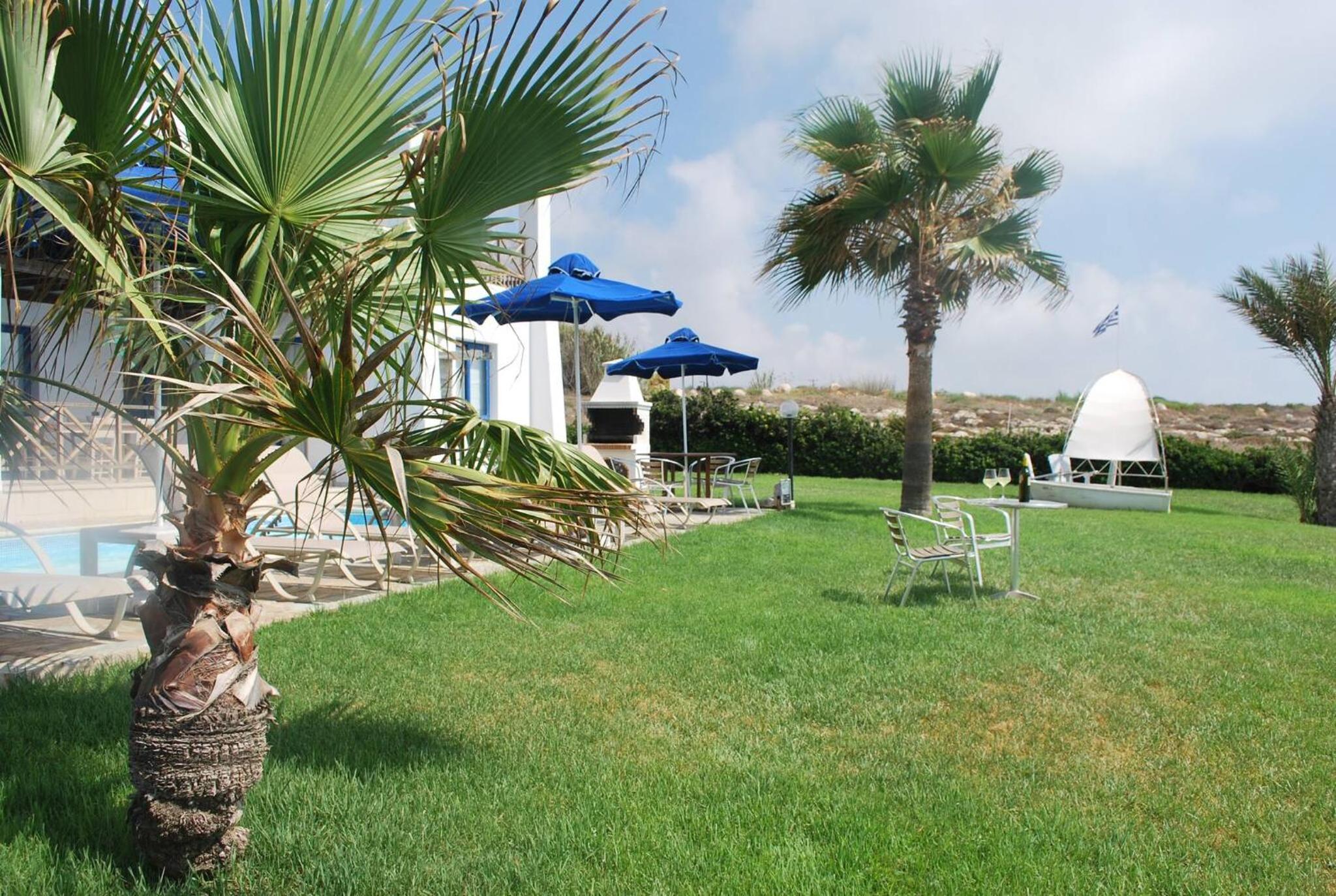 Sea Front Villa With Private HEATED Pool, Quiet area Paphos 322