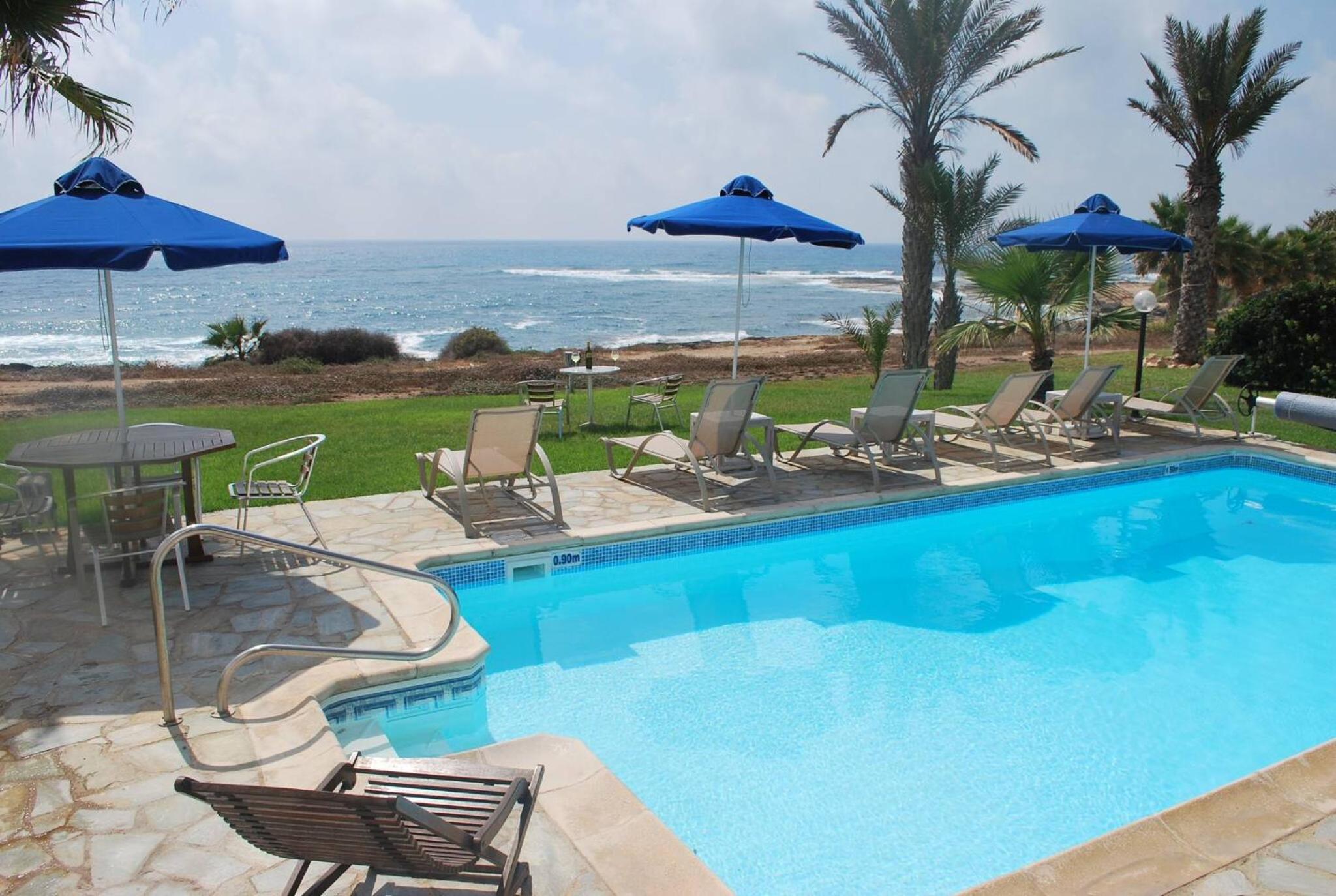 Sea Front Villa With Private HEATED Pool, Quiet area Paphos 322
