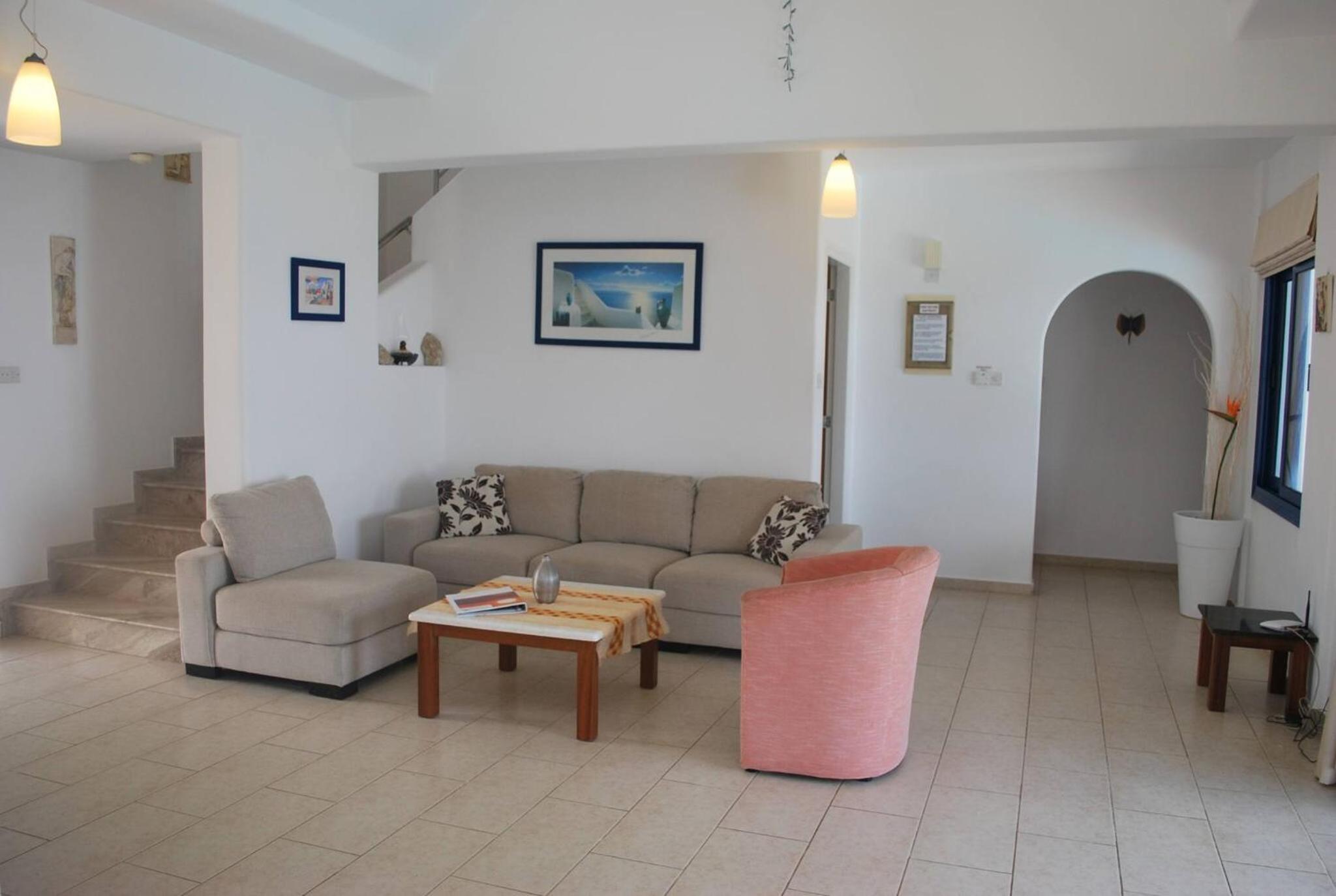 Sea Front Villa With Private HEATED Pool, Quiet area Paphos 322
