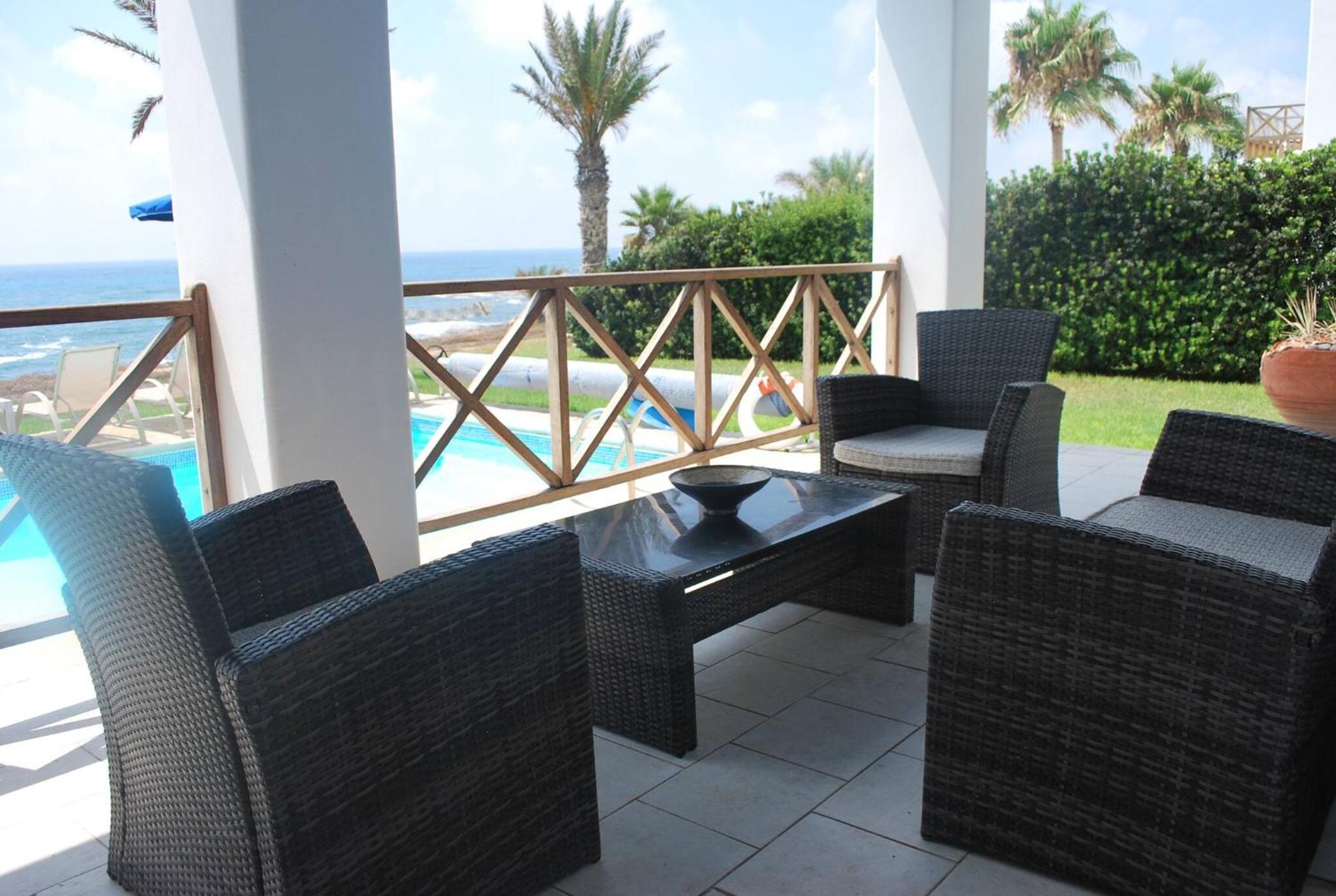 Sea Front Villa With Private HEATED Pool, Quiet area Paphos 322