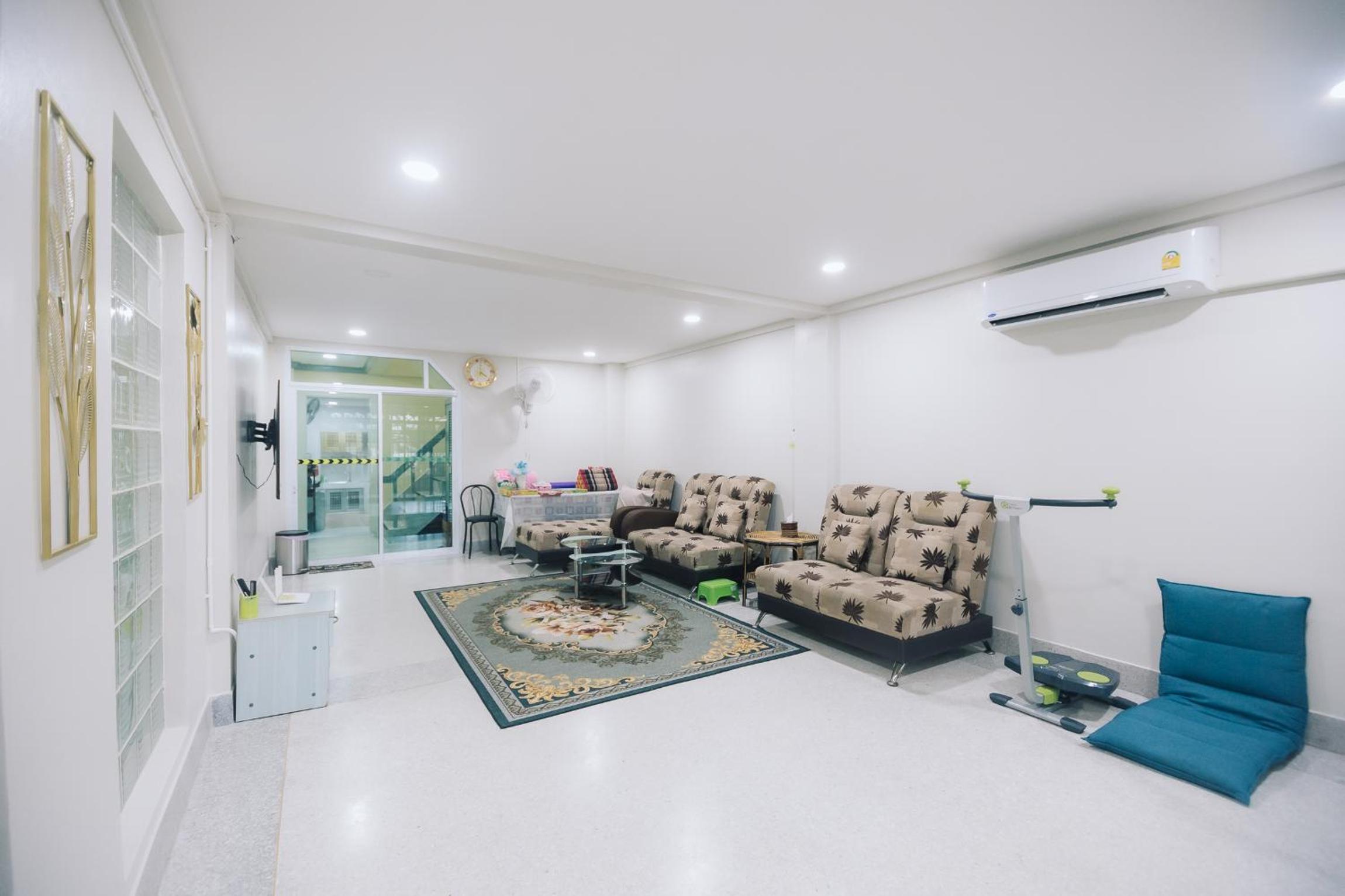 Paradise Found 4BR Villa,Fits 22 PAX, 6-Min to Lee Garden