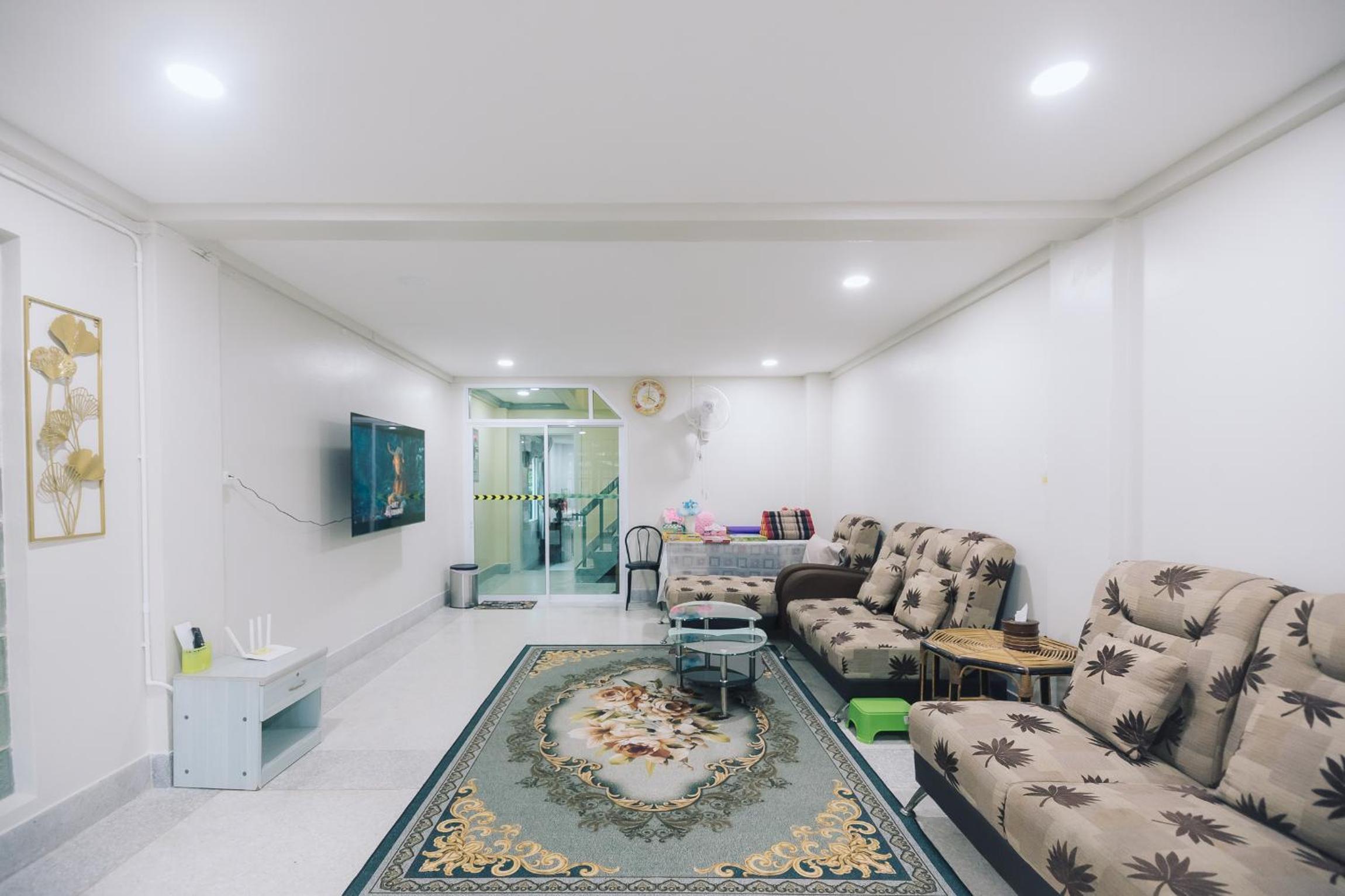 Paradise Found 4BR Villa,Fits 22 PAX, 6-Min to Lee Garden