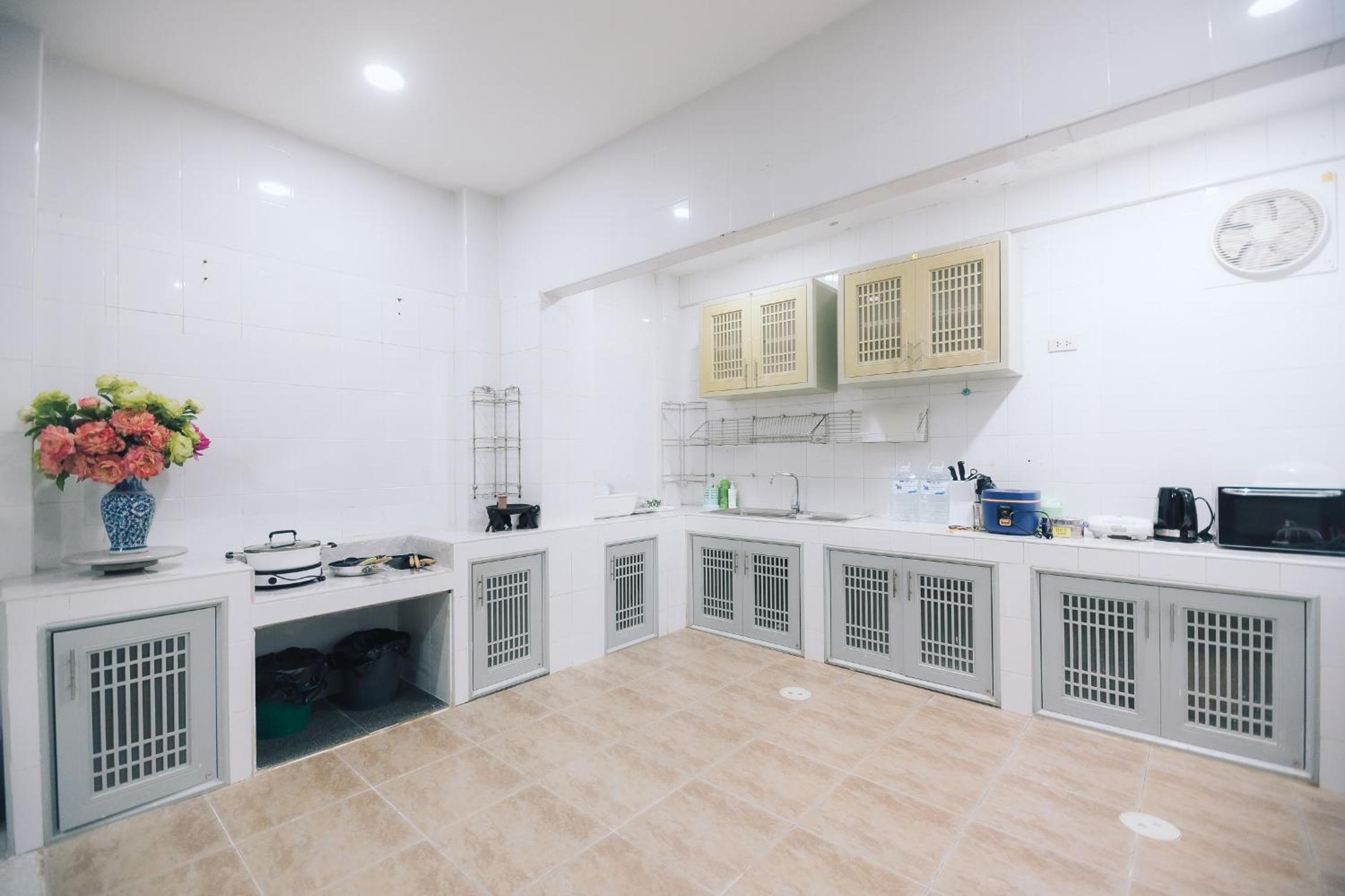 Paradise Found 4BR Villa,Fits 22 PAX, 6-Min to Lee Garden