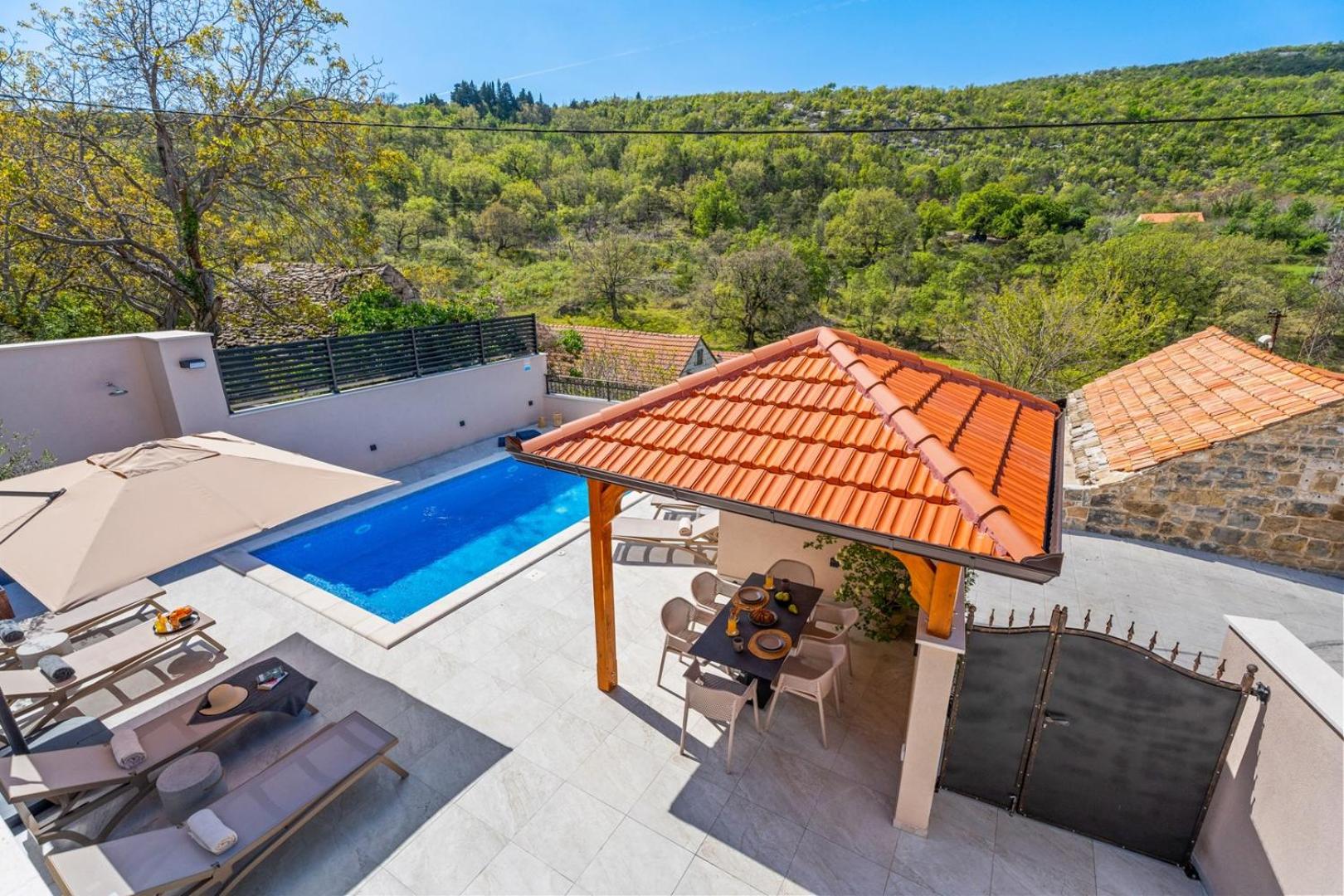 Charming Villa Perina with private heated pool