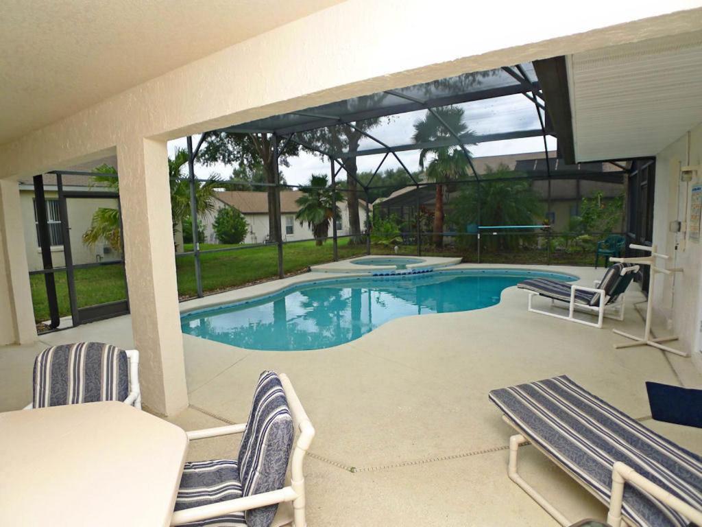 Groves Four Bedroom Pool Home And Spa