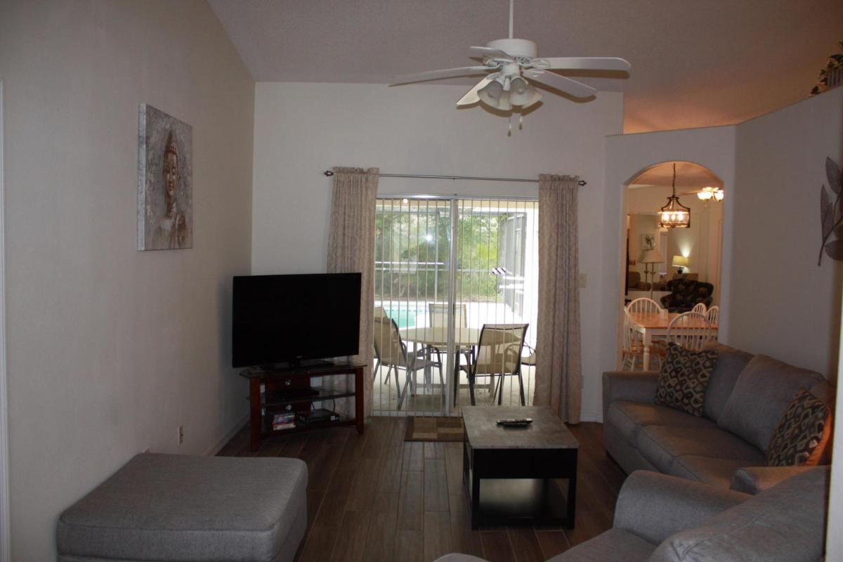 Groves Four Bedroom Pool Home And Spa