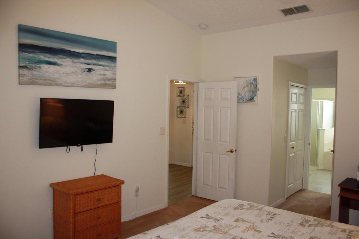 Groves Four Bedroom Pool Home And Spa