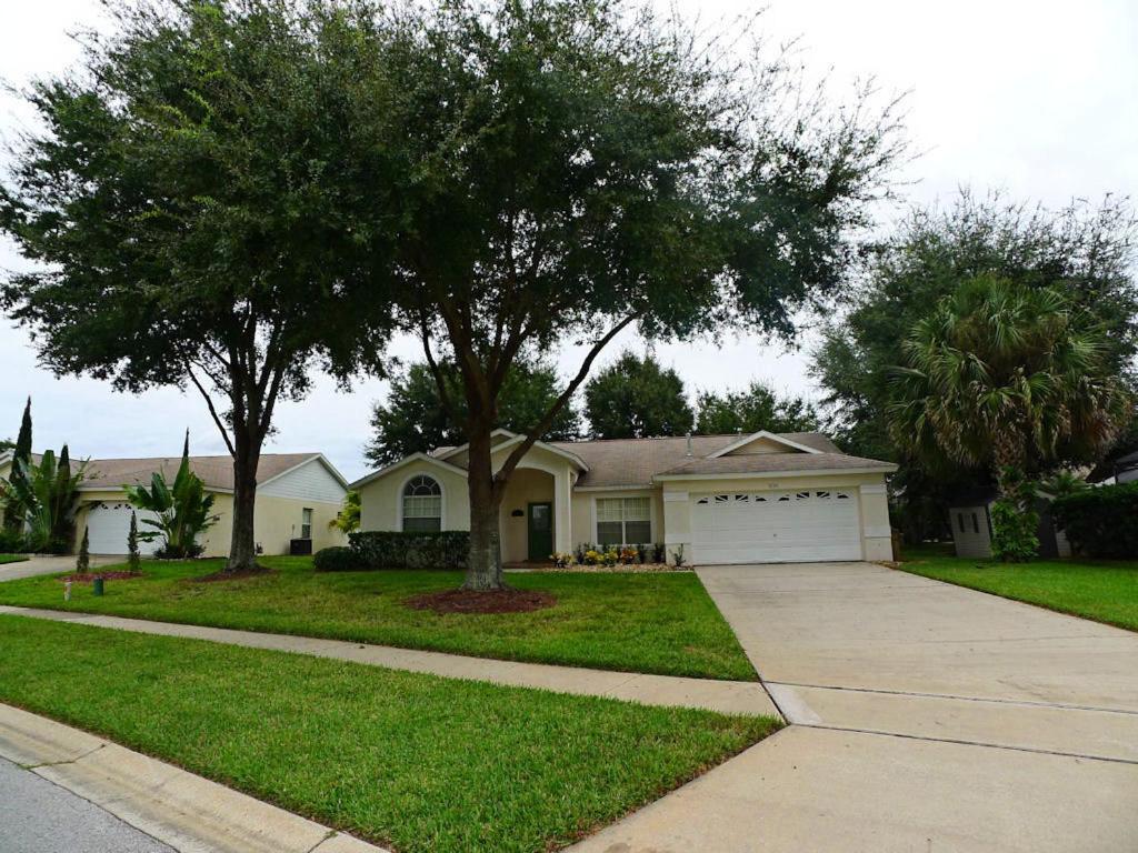 Groves Four Bedroom Pool Home And Spa