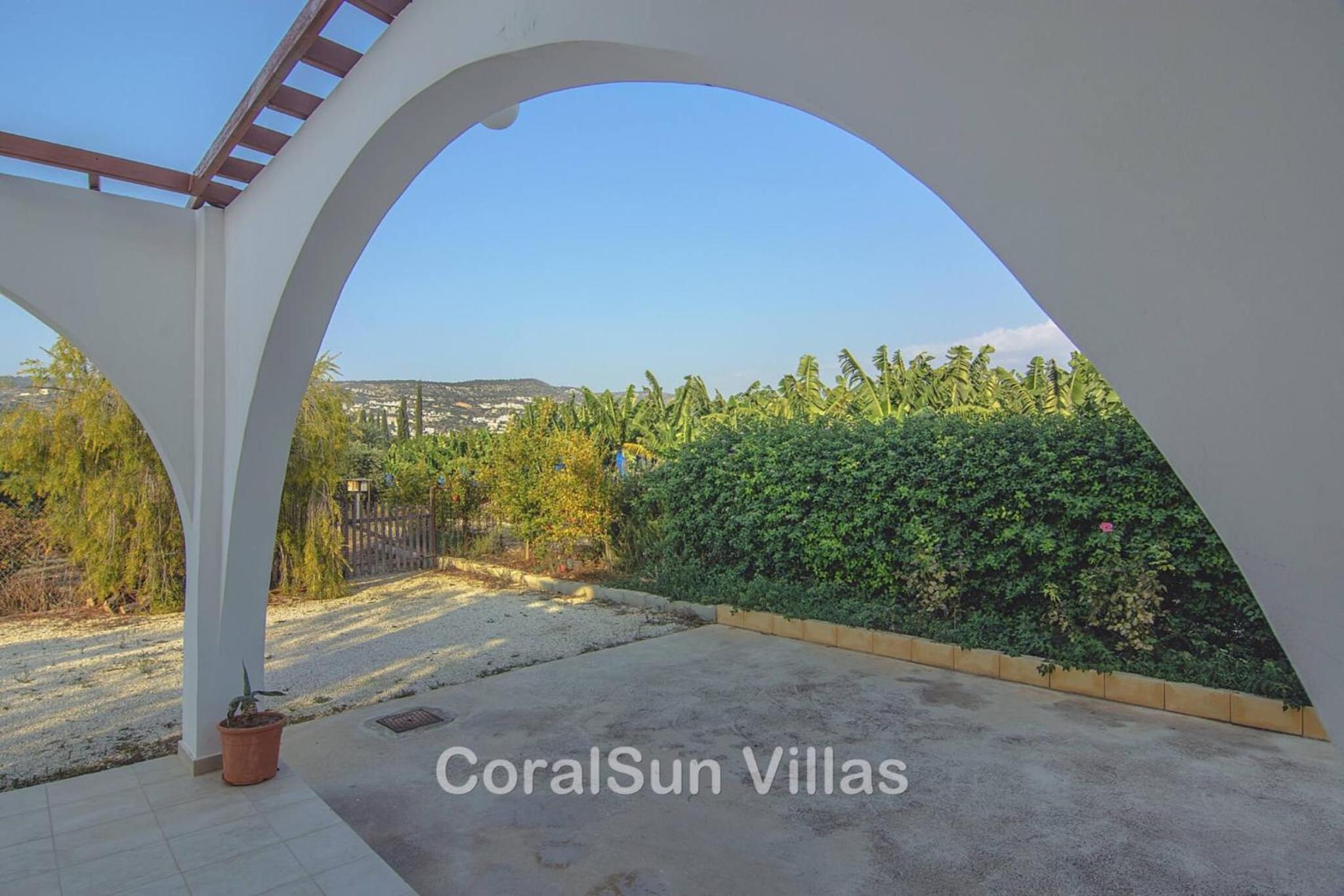 Amazing Pool, Complete Privacy, Amenities and Beach nearby