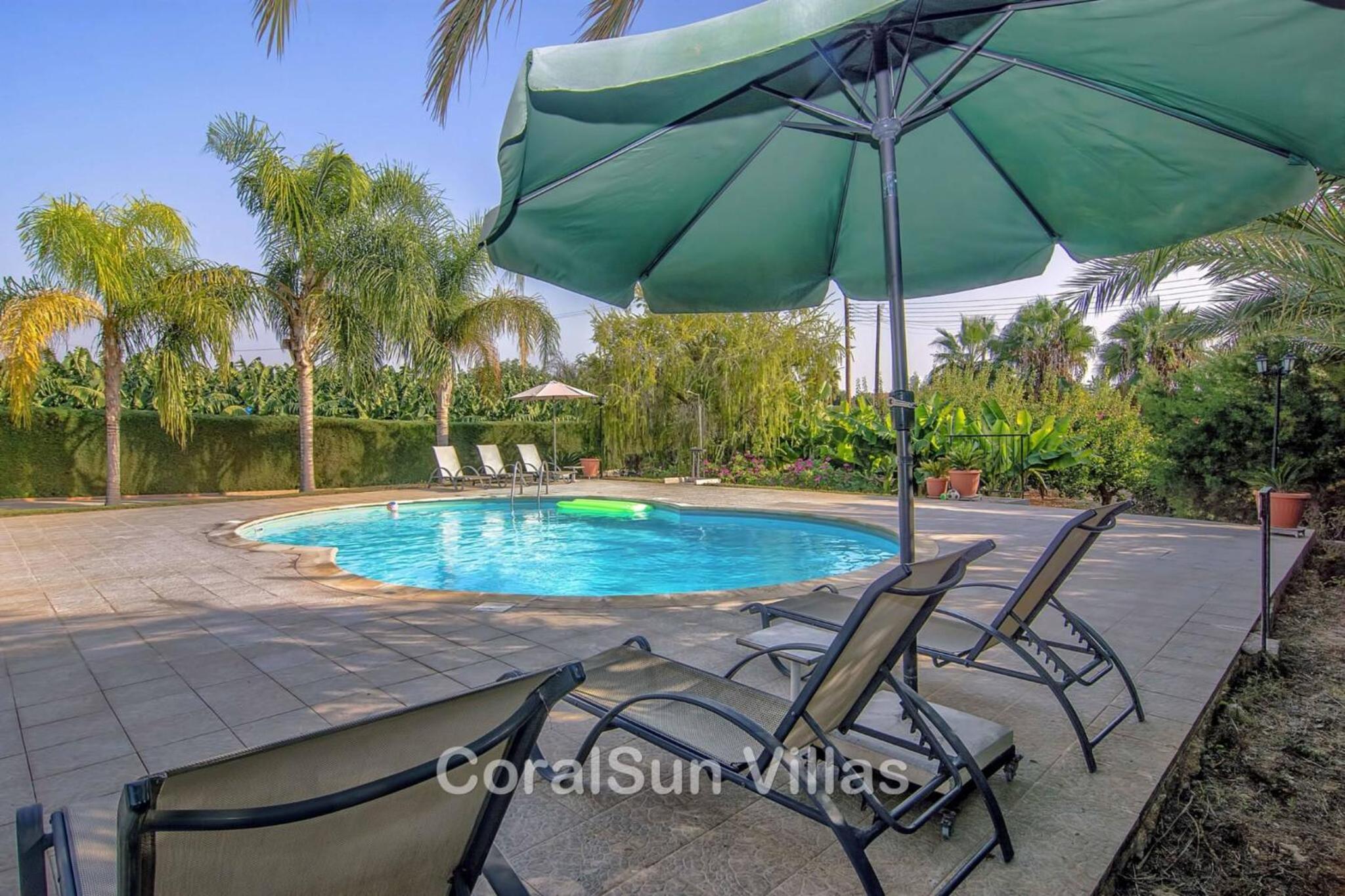 Amazing Pool, Complete Privacy, Amenities and Beach nearby