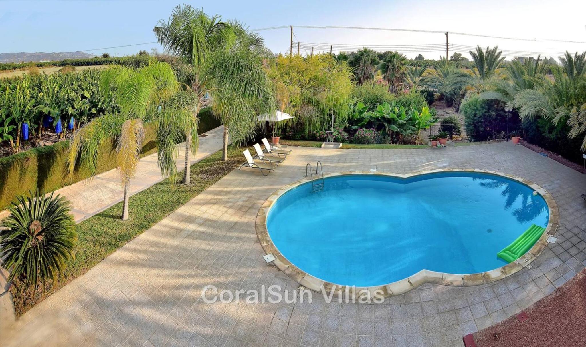 Amazing Pool, Complete Privacy, Amenities and Beach nearby