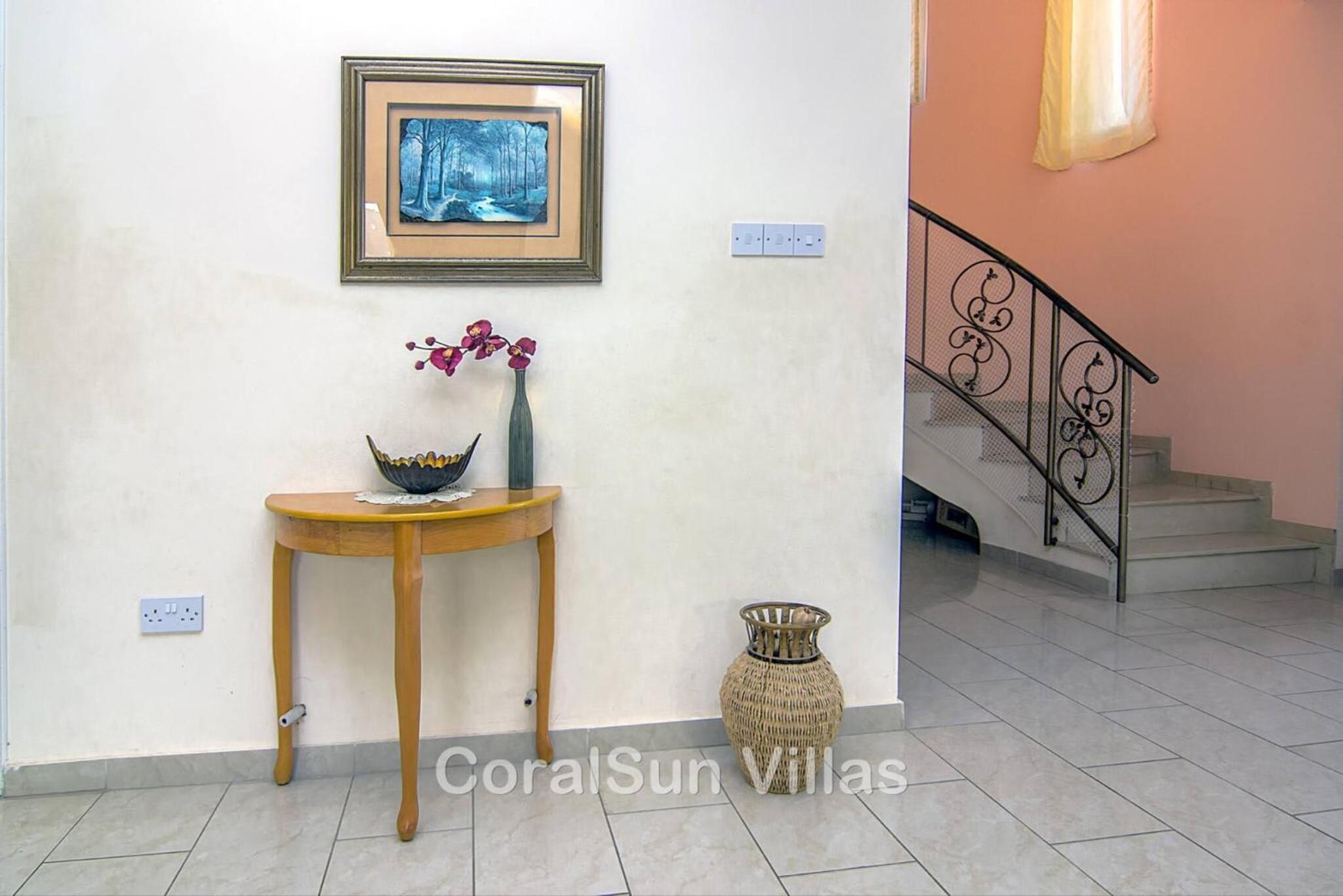 Amazing Pool, Complete Privacy, Amenities and Beach nearby