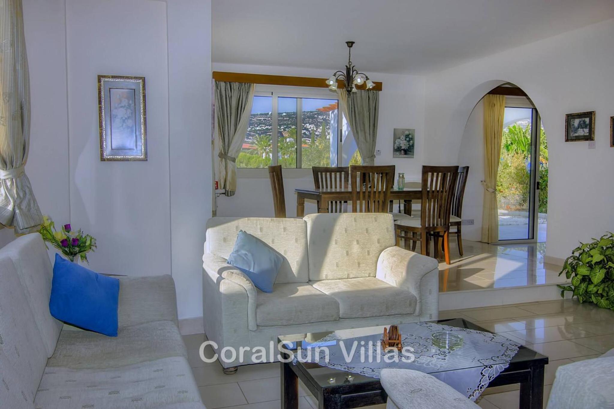 Amazing Pool, Complete Privacy, Amenities and Beach nearby