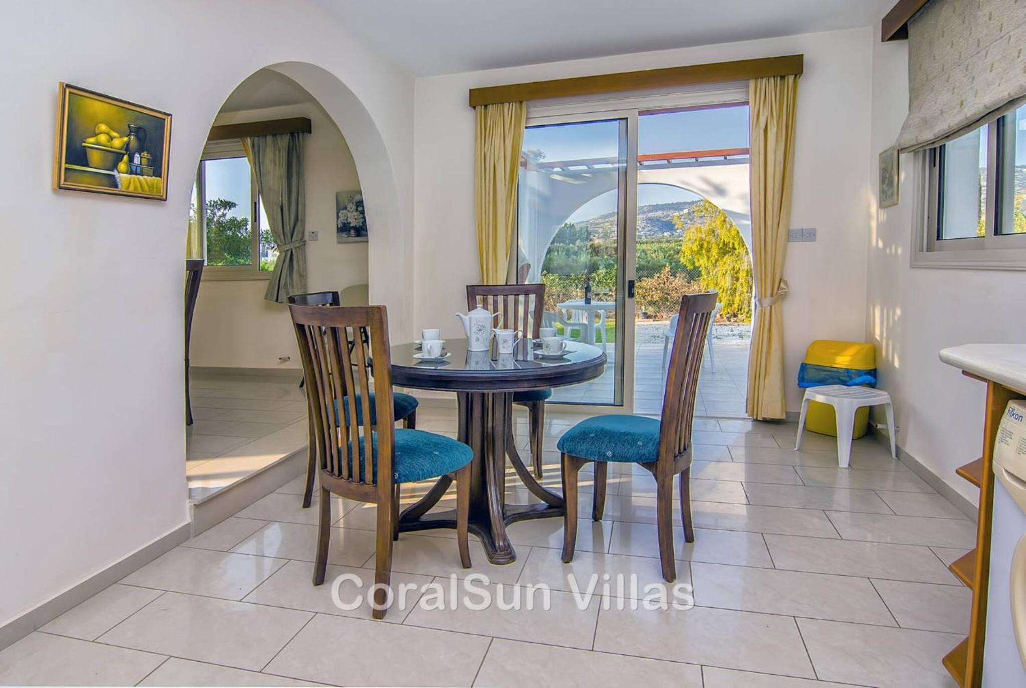 Amazing Pool, Complete Privacy, Amenities and Beach nearby